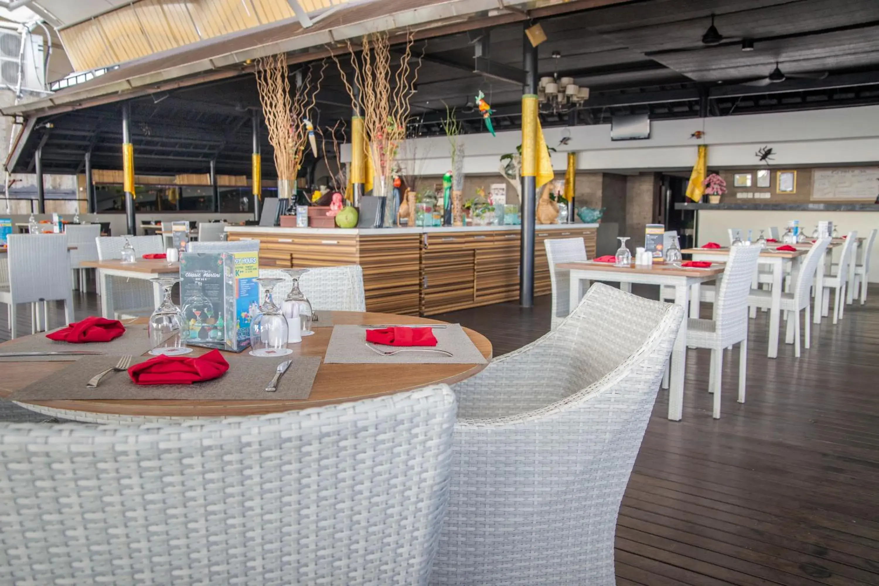 Restaurant/Places to Eat in J4 Hotels Legian