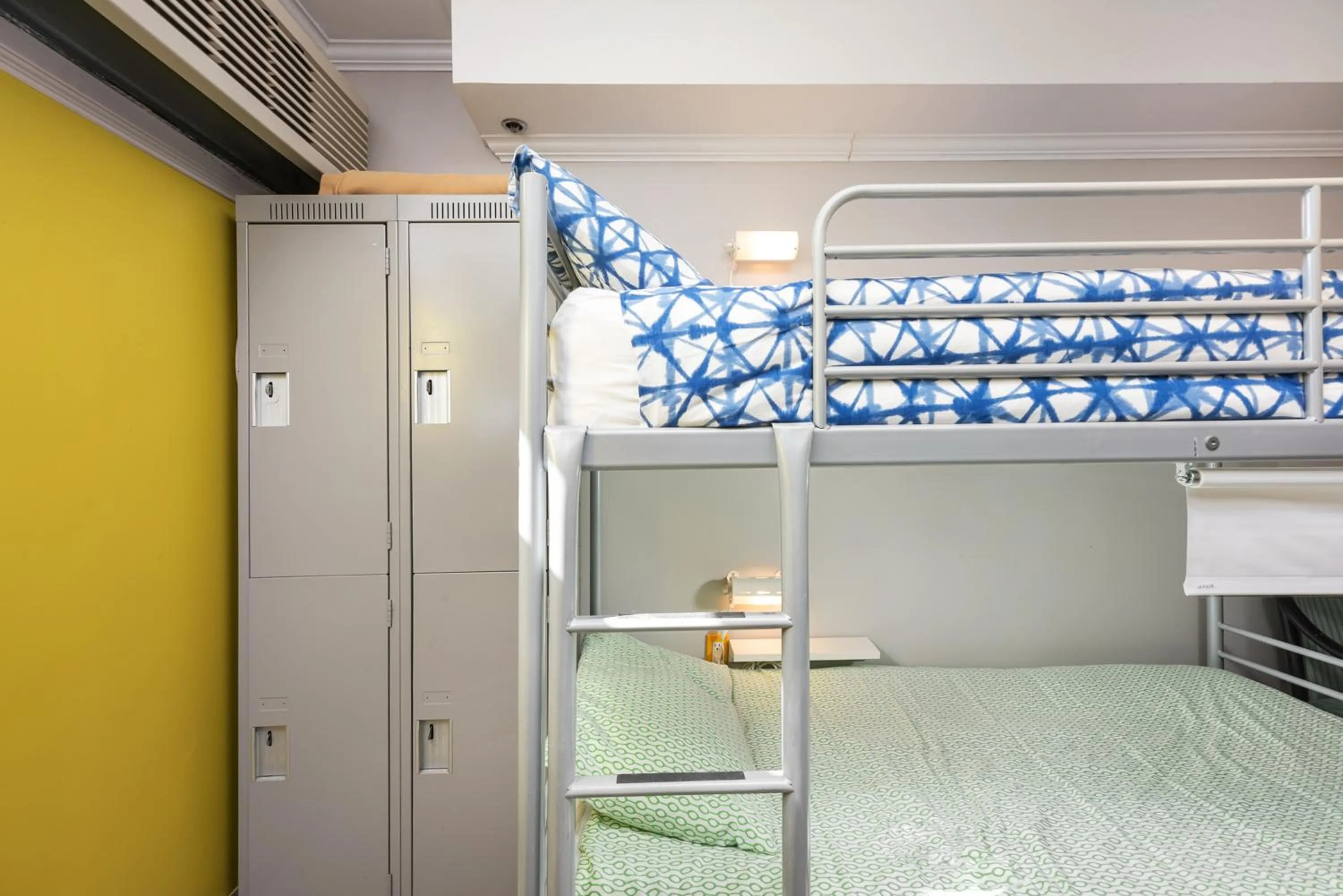 bunk bed, Bed in Samesun Montreal Hotel & Hostel