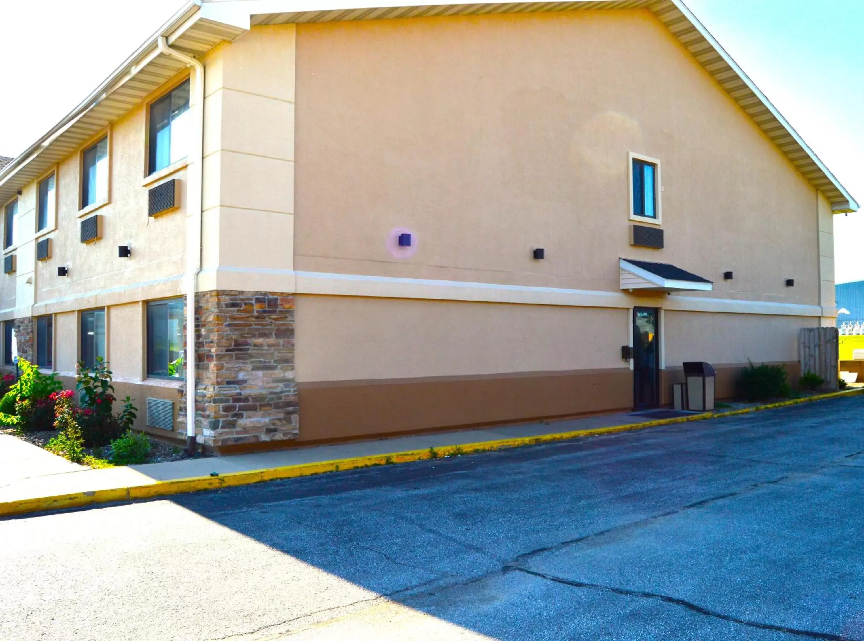 Property Building in Quality Inn - Coralville