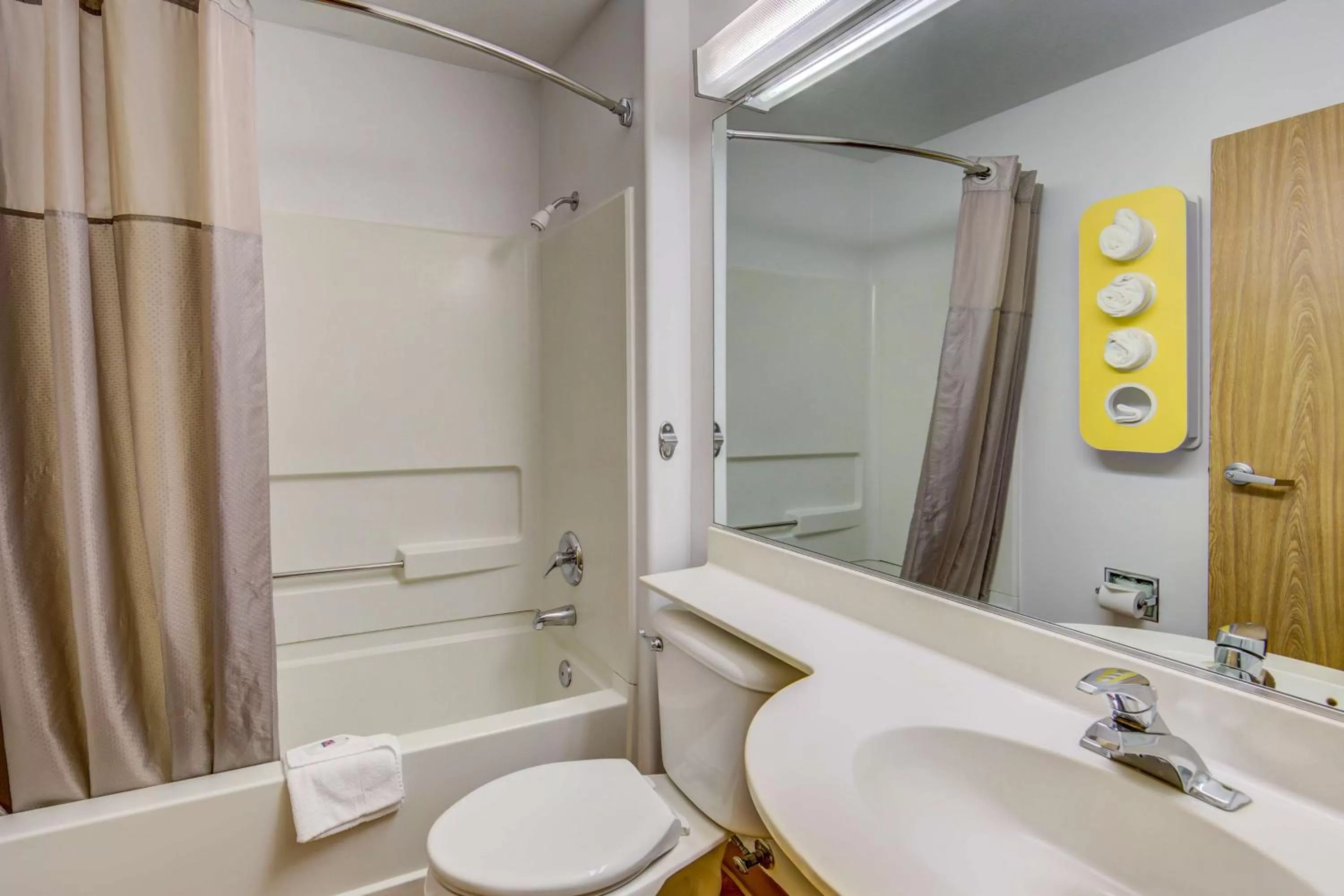 Shower in Motel 6-Sutherlin, OR
