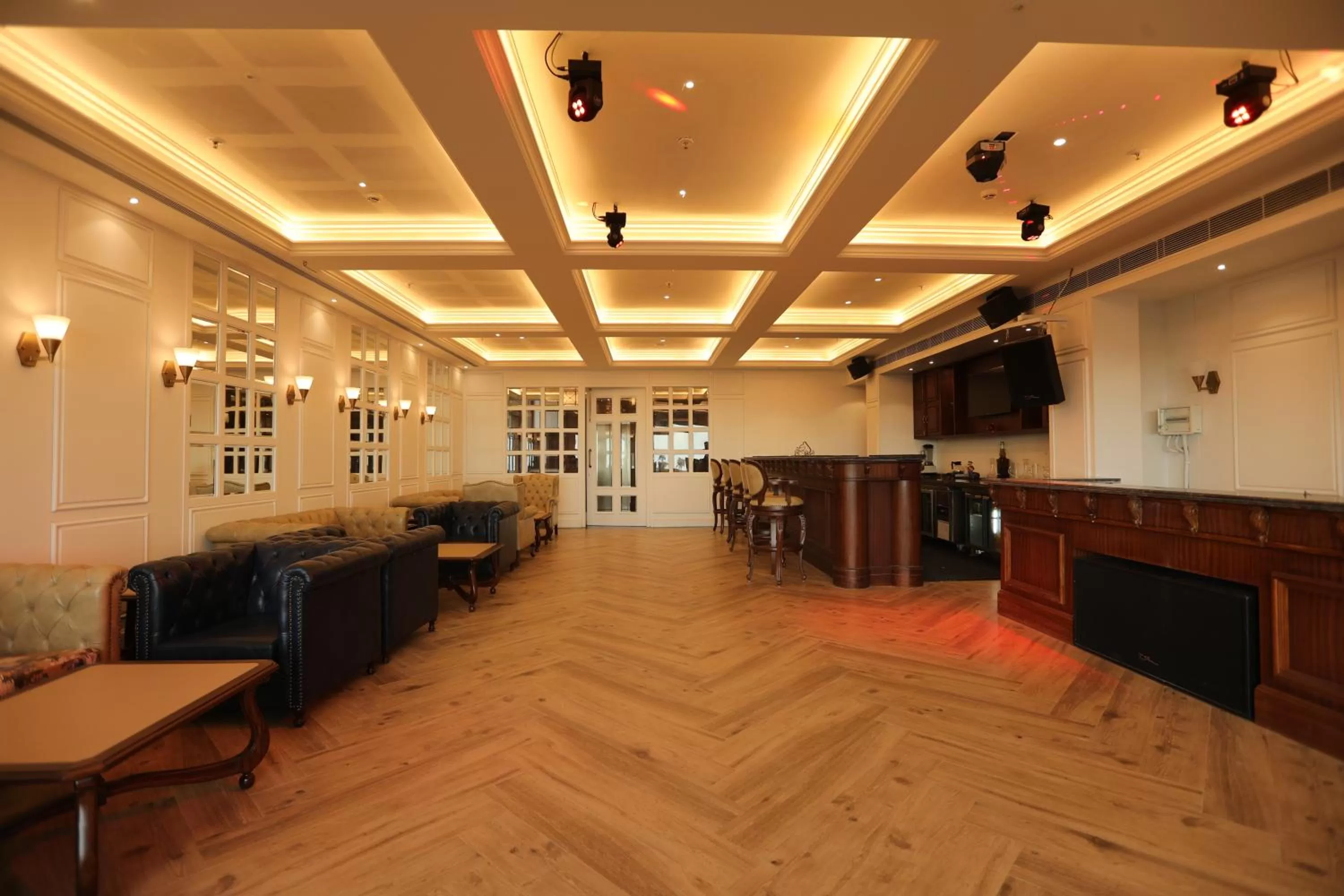 Lounge or bar in Fortune Select Forest Hill, Mahiya, Kasauli - Member ITC's Hotel Group