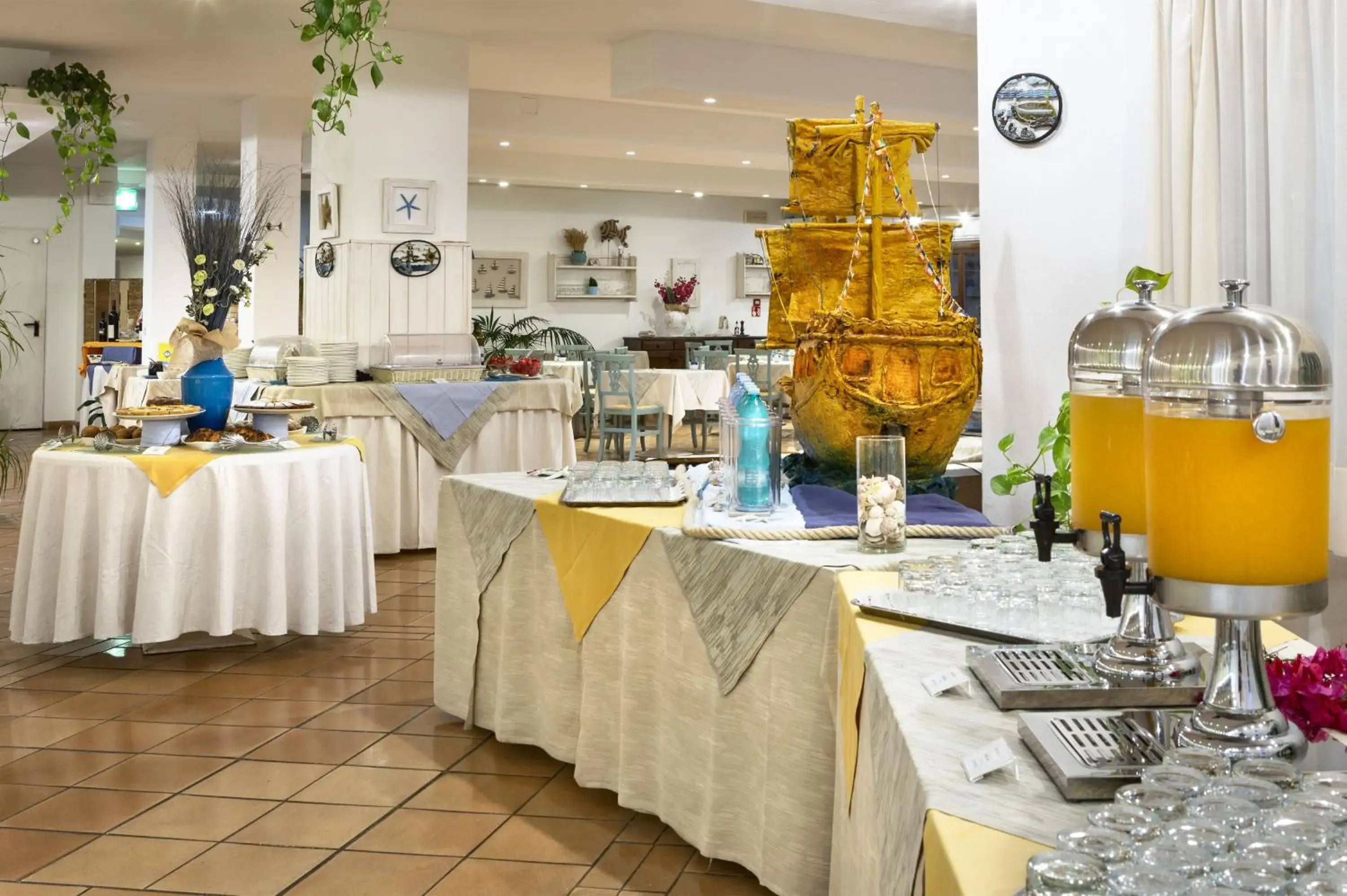 Restaurant/Places to Eat in Hotel Corallaro