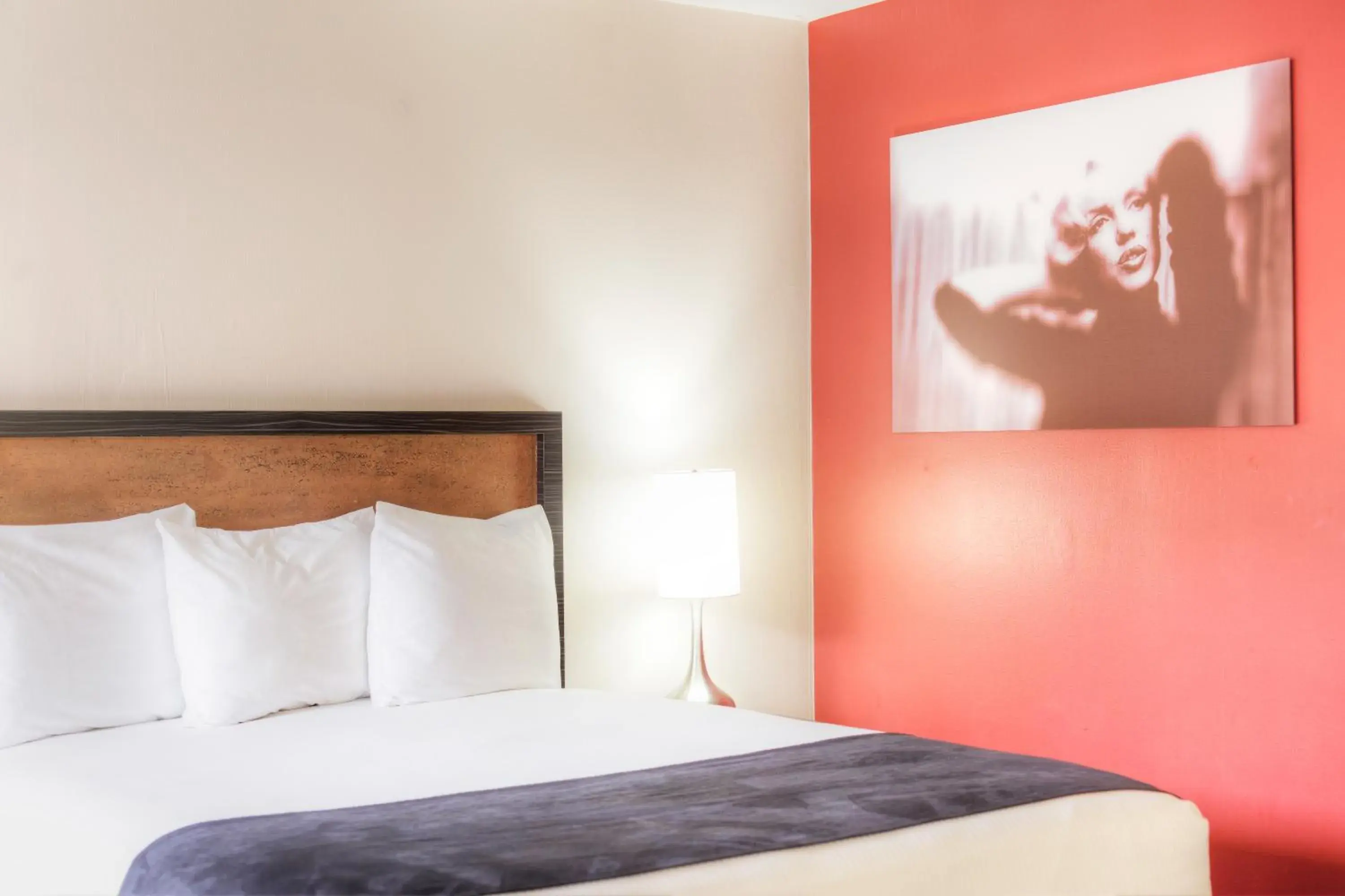 Decorative detail, Bed in Hotel Ruby Decorative detail, Bed in Hotel Ruby