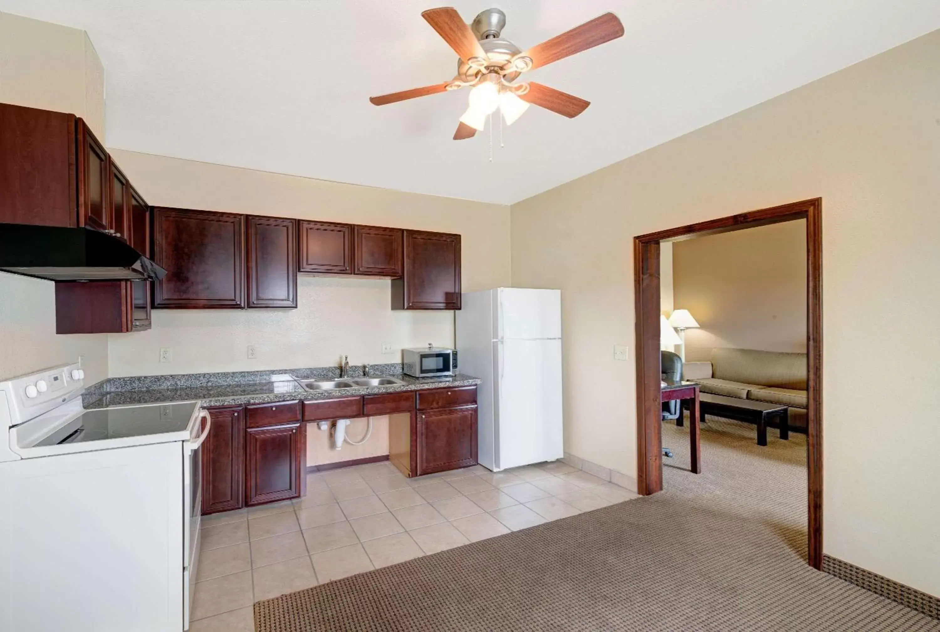 Photo of the whole room, Kitchen/Kitchenette in Baymont by Wyndham Decatur