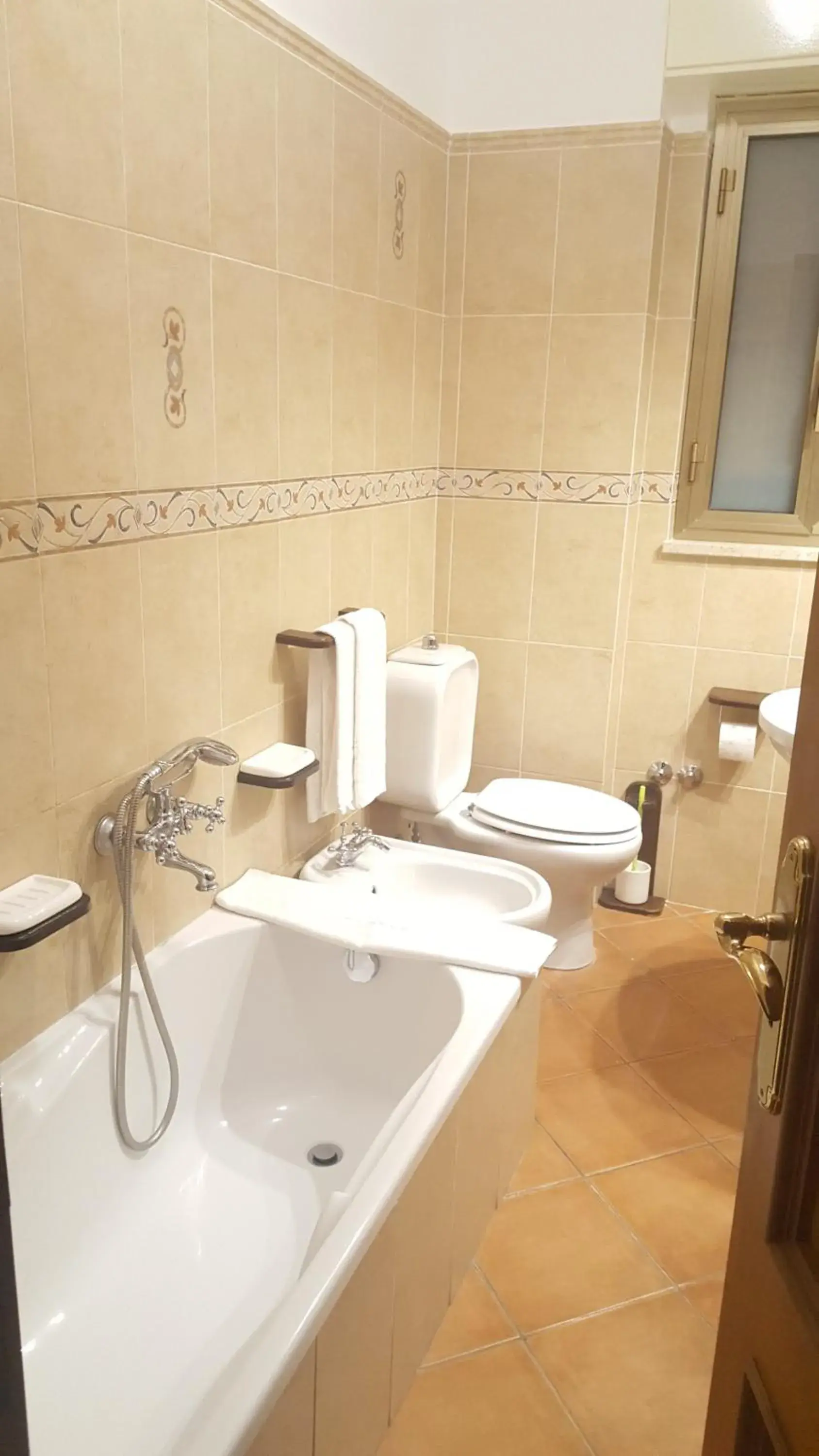 Shower, Bathroom in Hotel Soleado