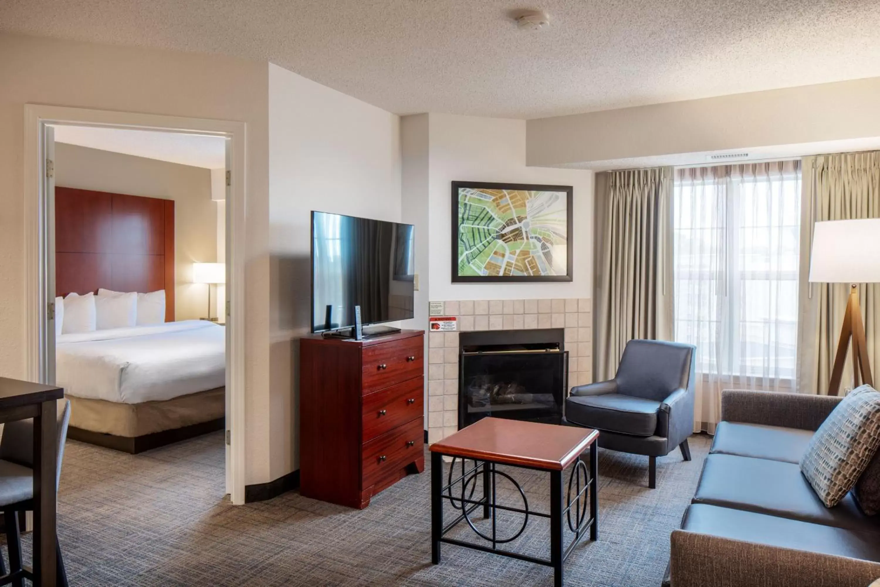 Living room, TV/Entertainment Center in Residence Inn by Marriott Little Rock