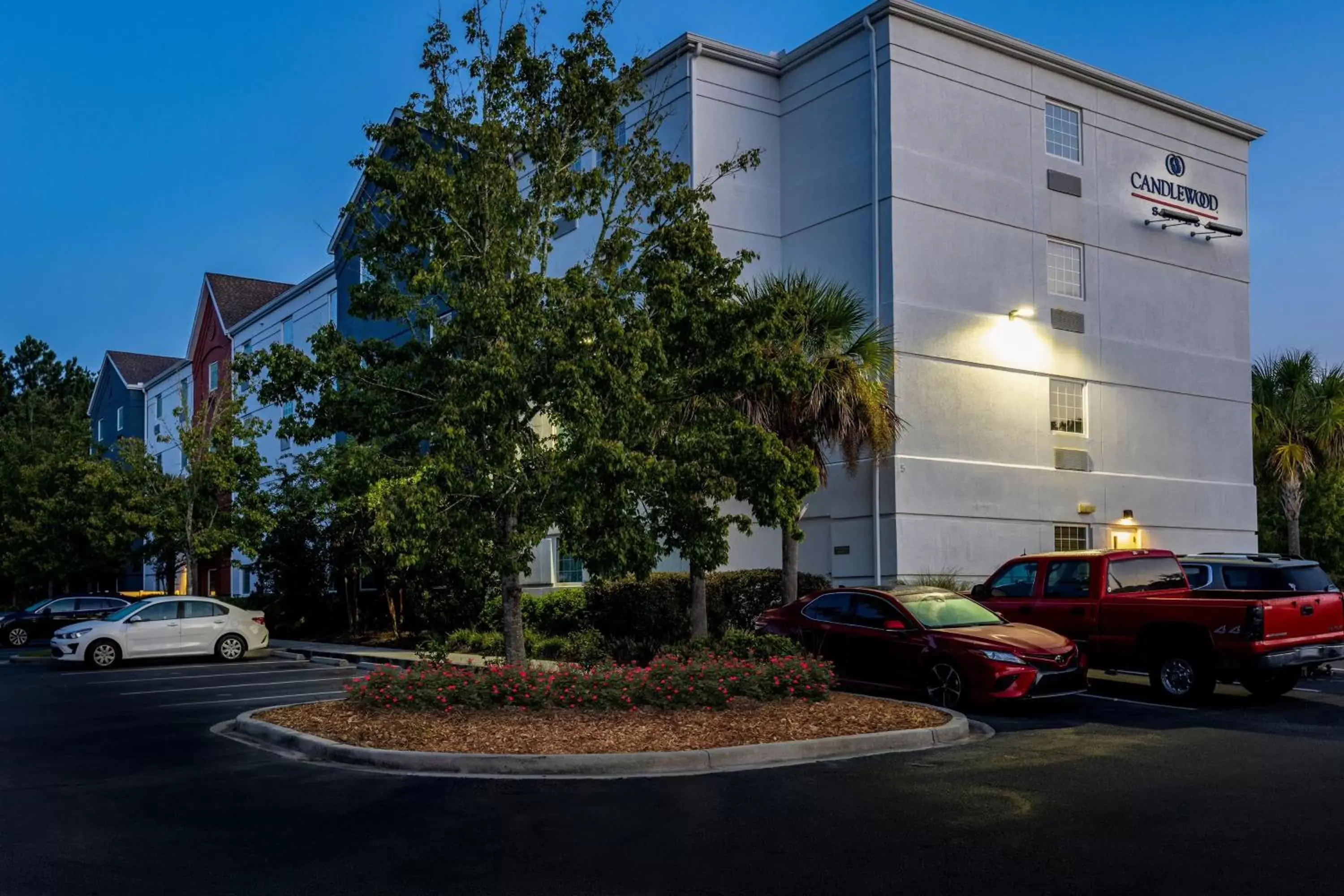 Property Building in Candlewood Suites - Bluffton-Hilton Head, an IHG Hotel