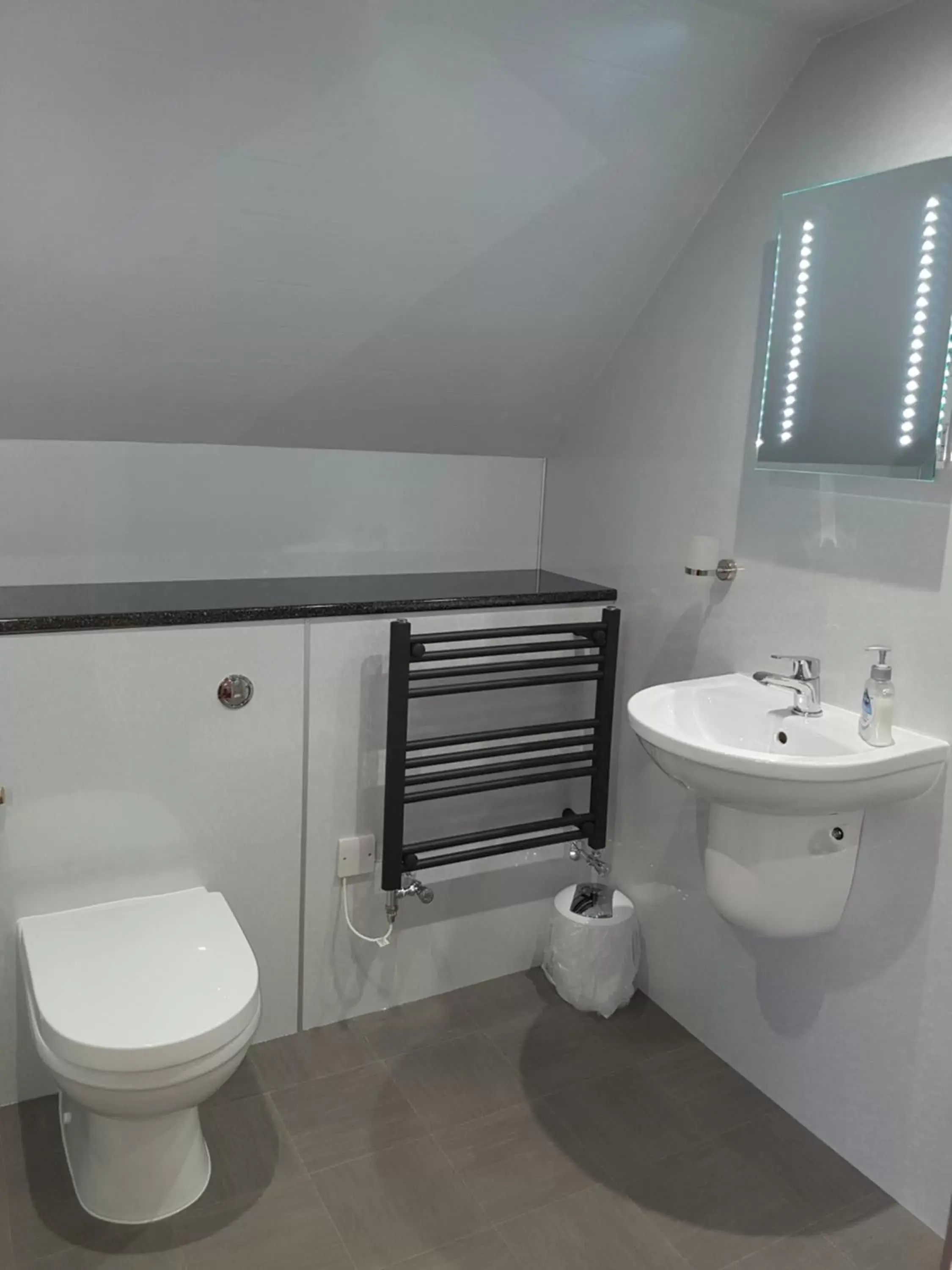 Bathroom in Lindisfarne Bed & Breakfast