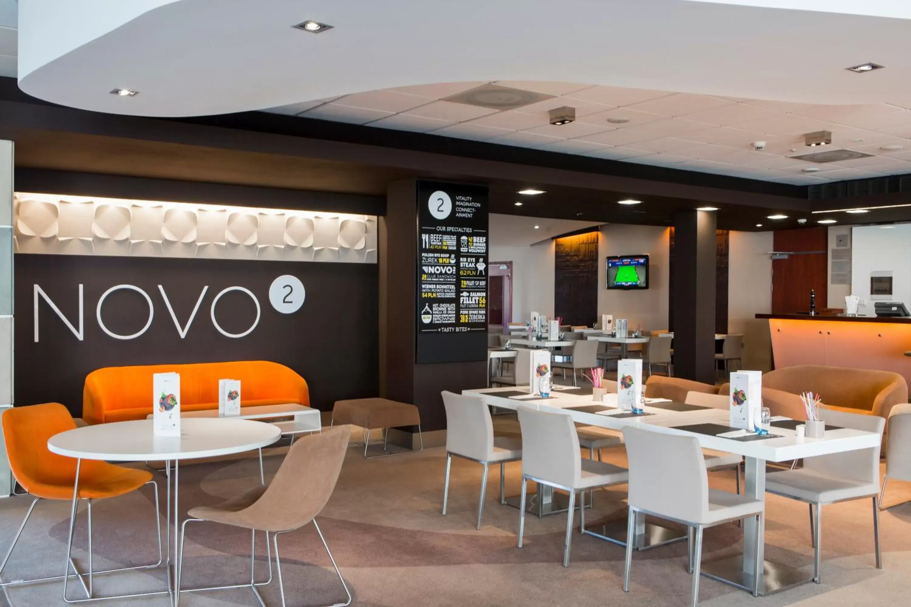 Lounge or bar, Restaurant/Places to Eat in Novotel Warszawa Airport