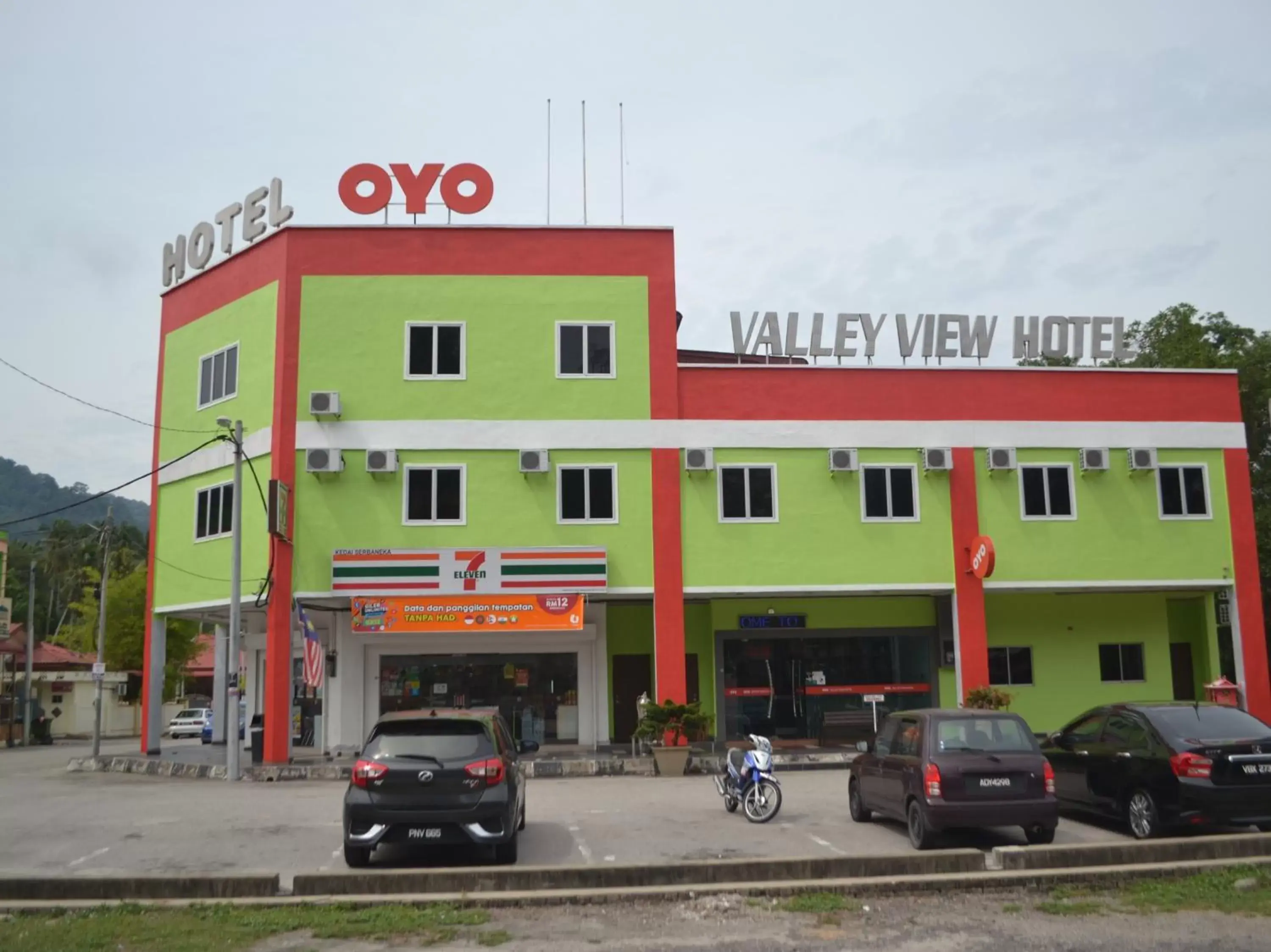 Property Building in Super OYO 44088 Valley View Hotel