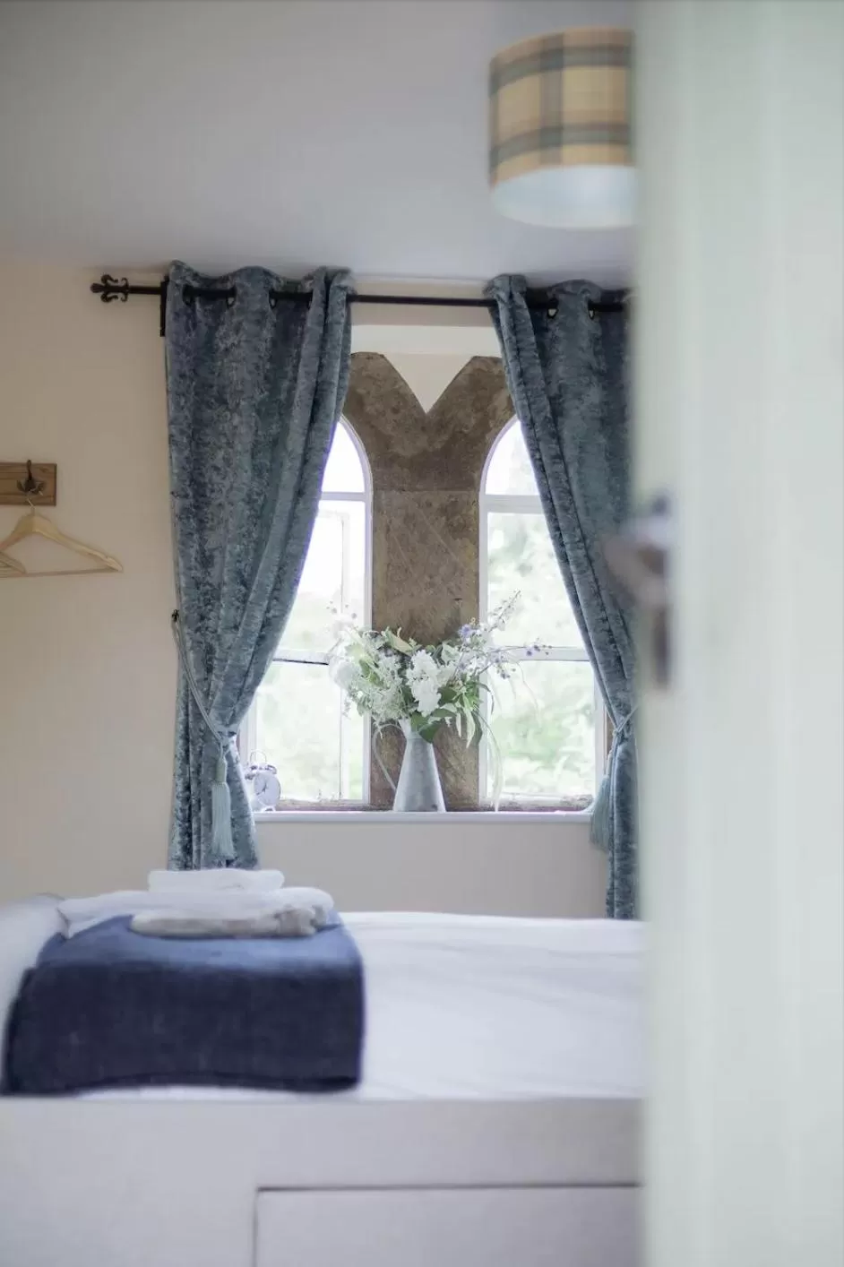 Bedroom, Bed in Castle At Edgehill