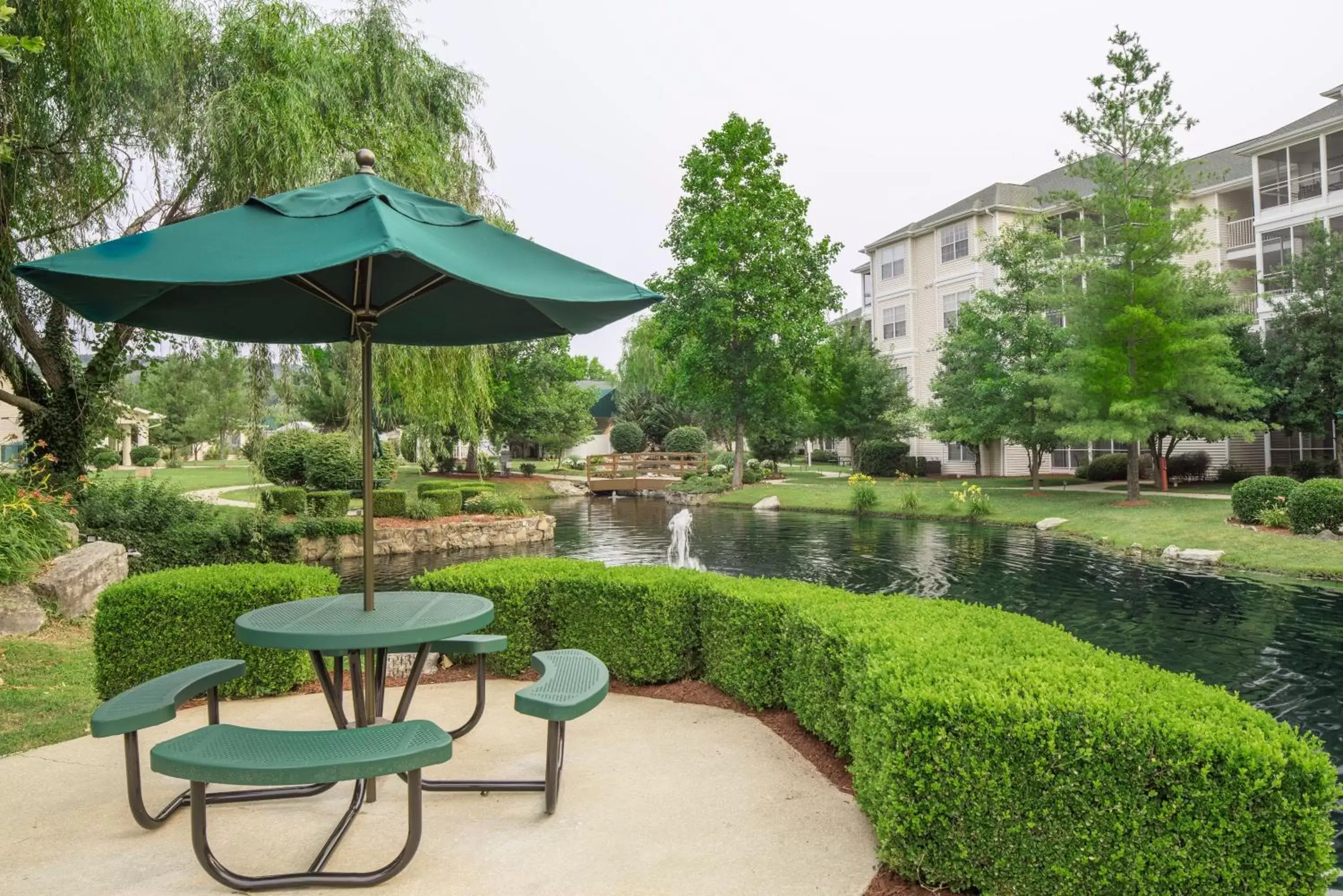 Patio, Garden in The Suites at Fall Creek