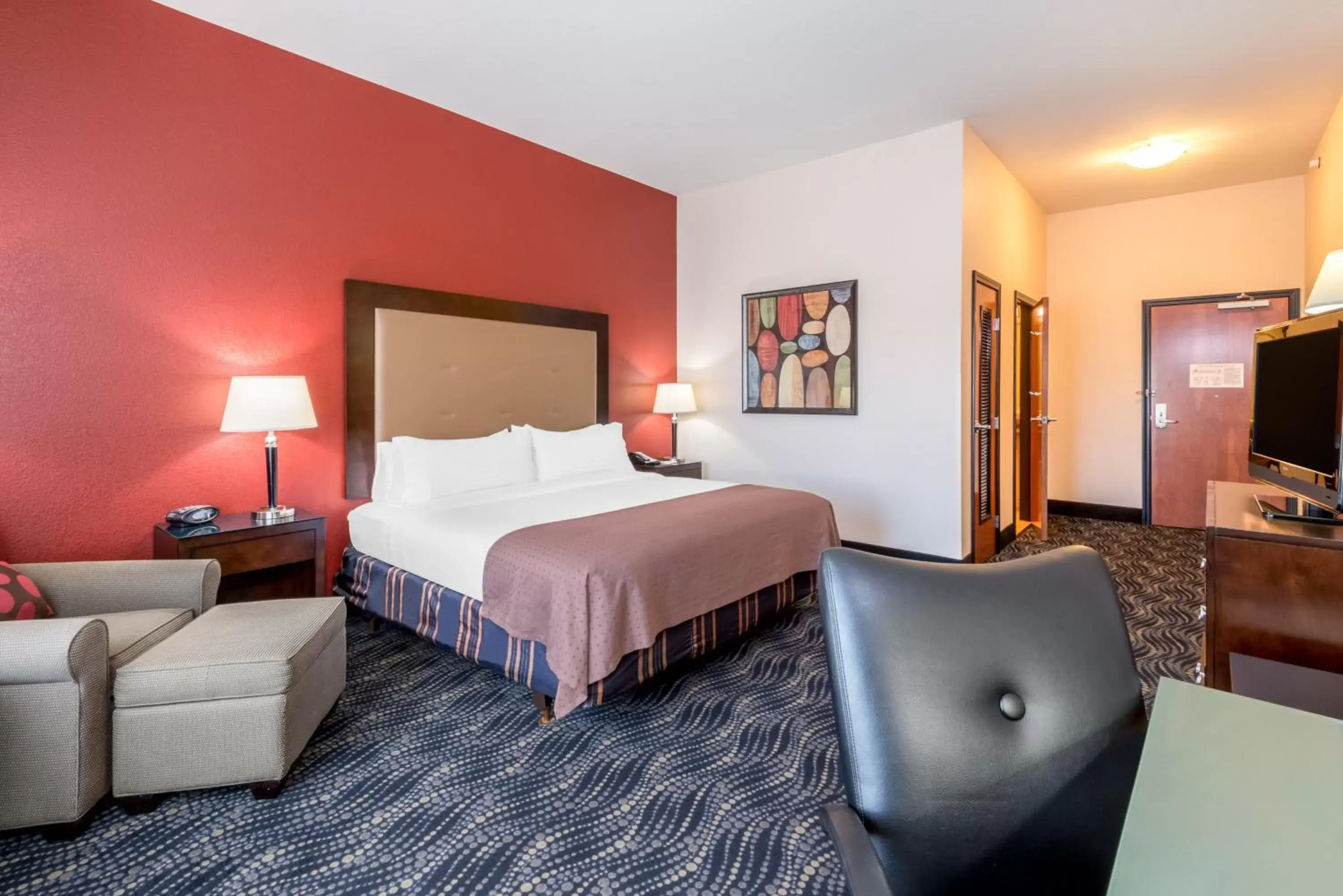 Photo of the whole room, Bed in Holiday Inn Hotel & Suites Grand Junction-Airport, an IHG Hotel
