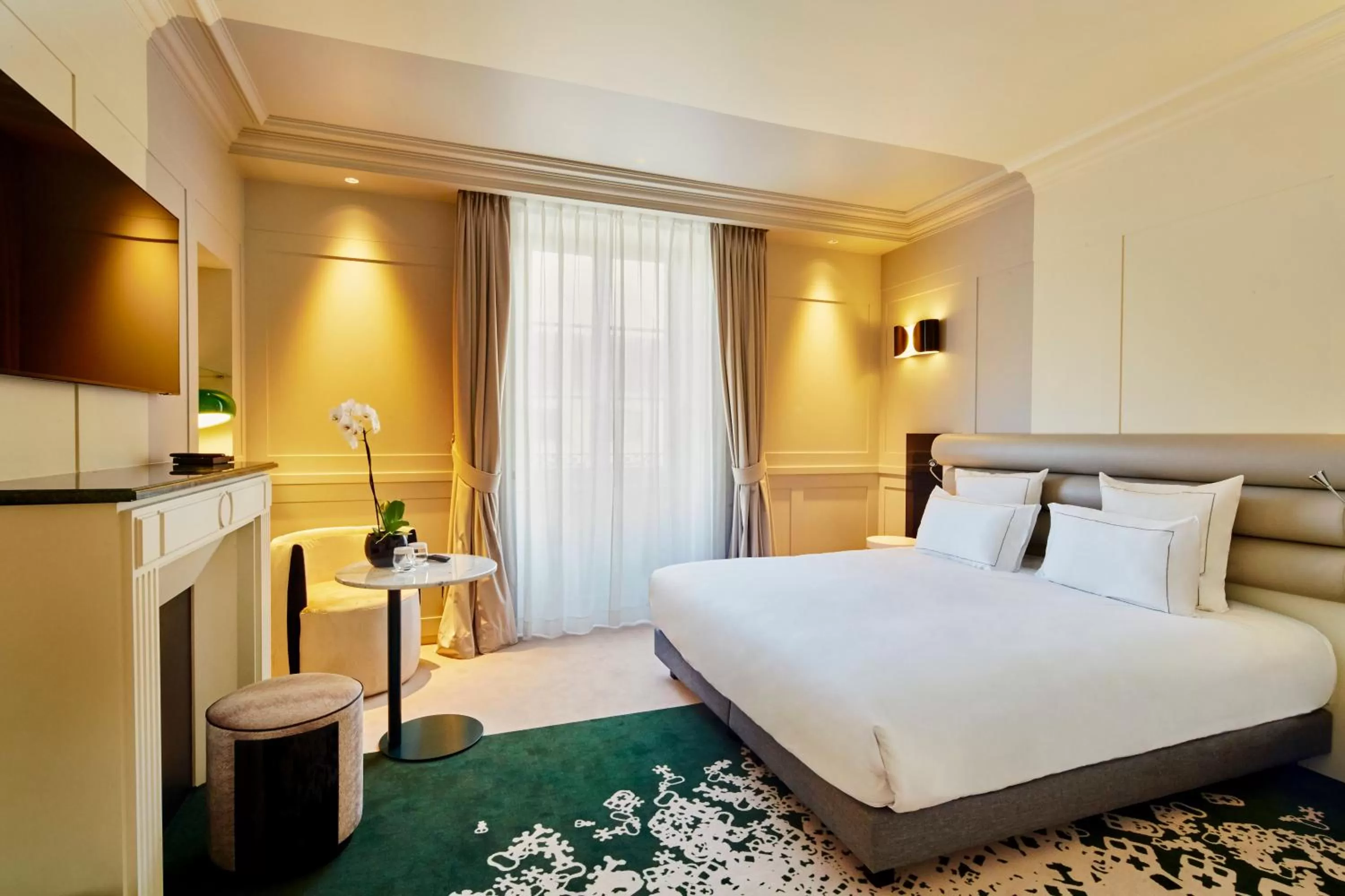 Photo of the whole room, Bed in La Licorne Hotel & Spa Troyes - MGallery Collection