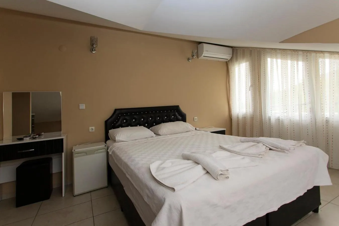 Massage, Bed in Green Peace Hotel