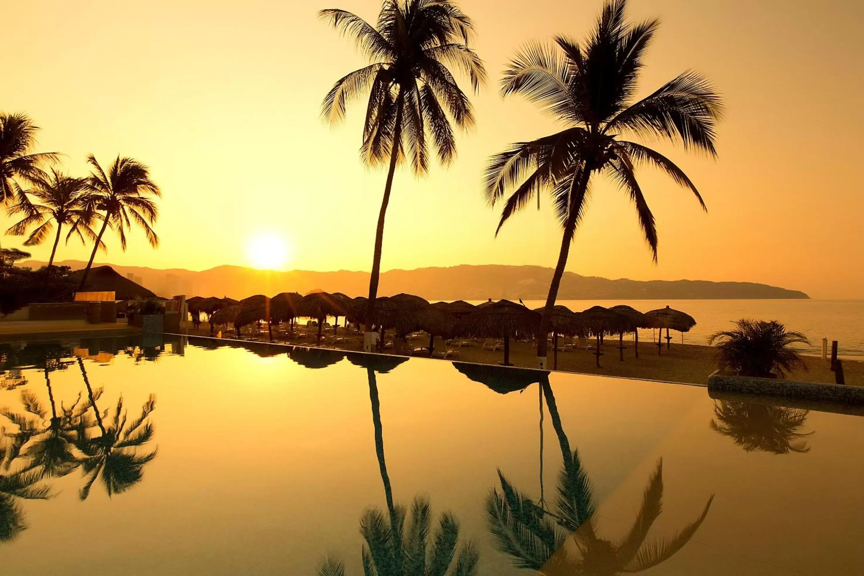 Swimming Pool in Krystal Beach Acapulco