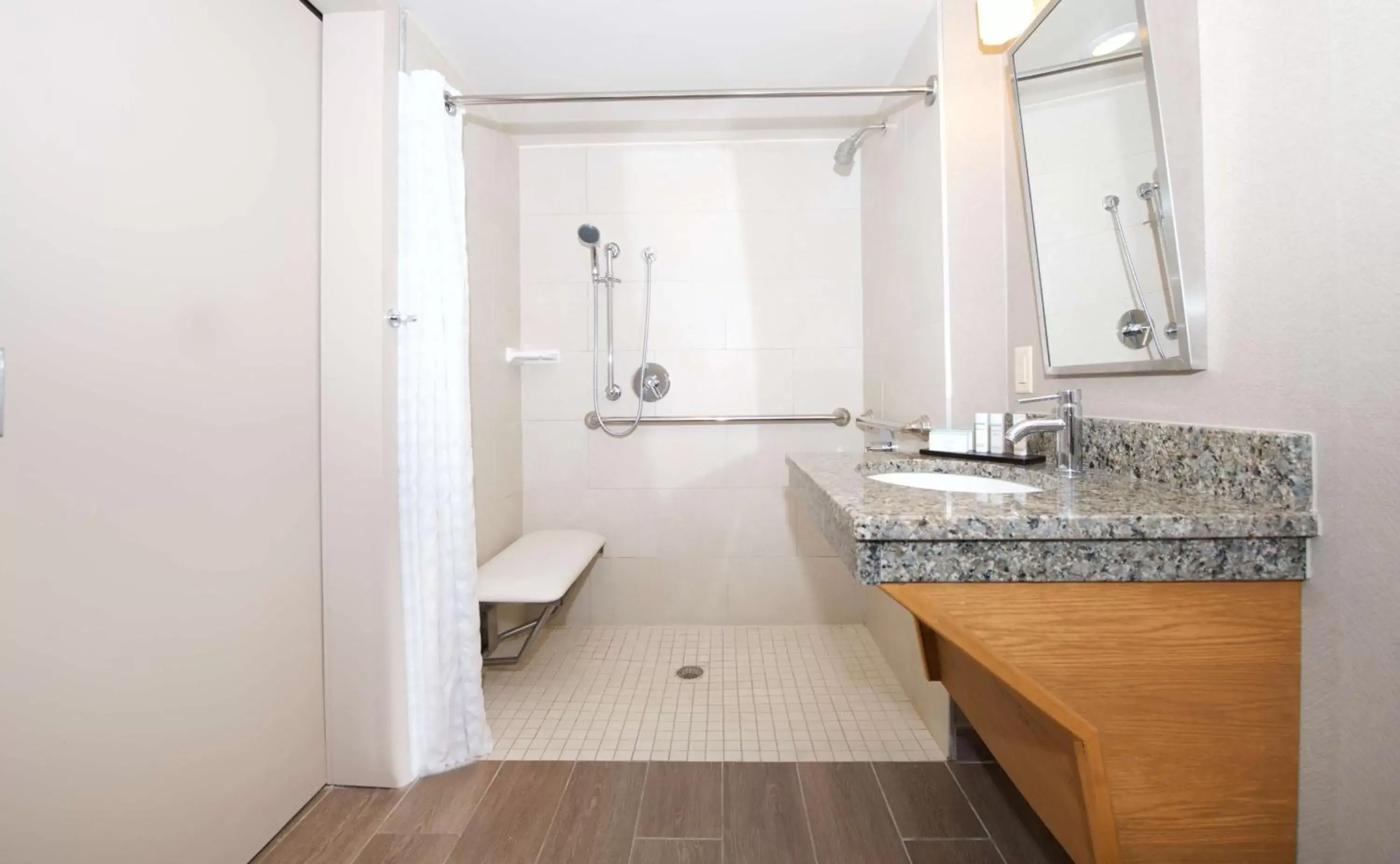 Bathroom in Embassy Suites by Hilton Cincinnati Northeast - Blue Ash