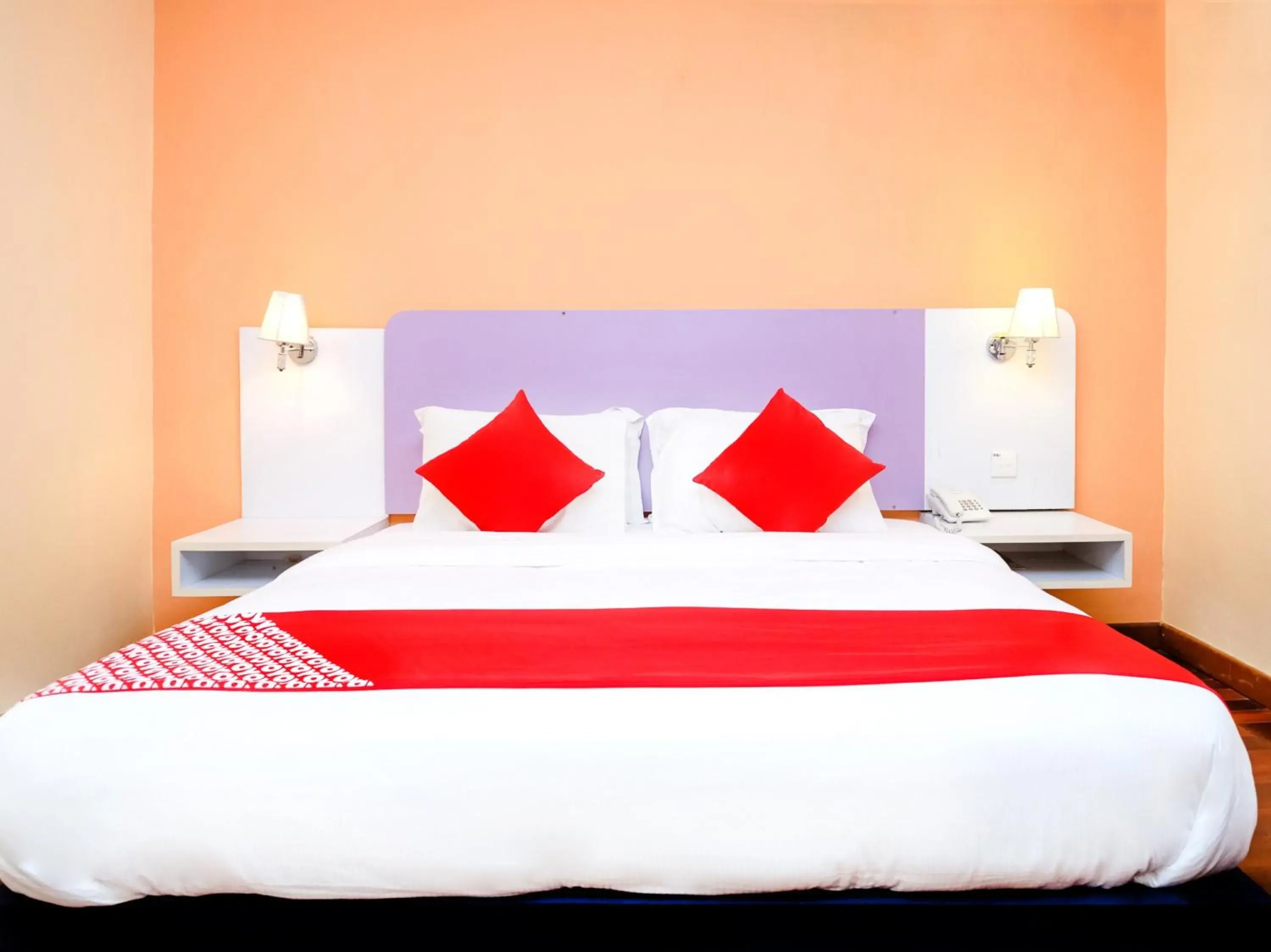 Bedroom, Bed in Super OYO 546 Grand City Hotel