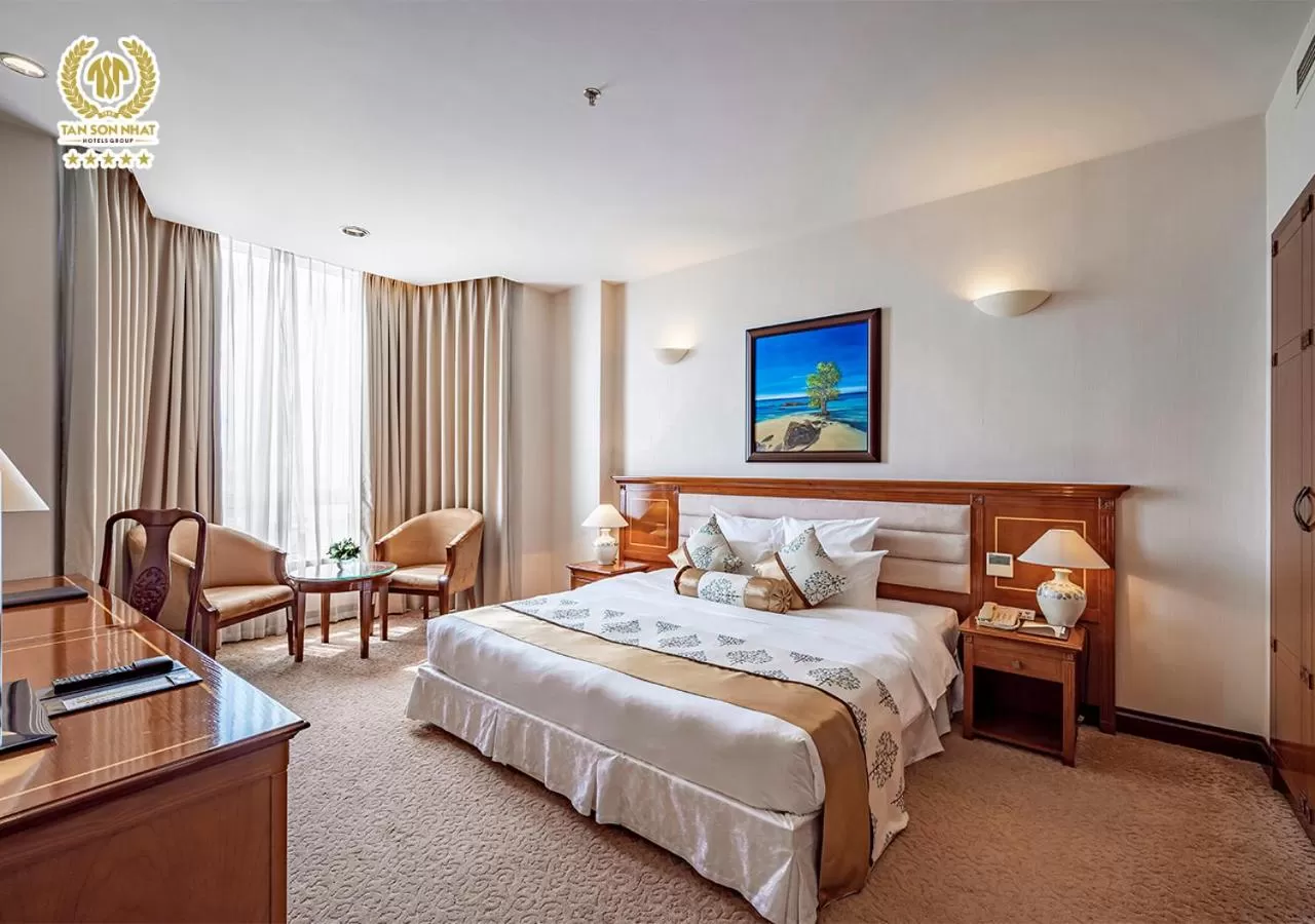 Bedroom, Bed in Tan Son Nhat Saigon Hotel