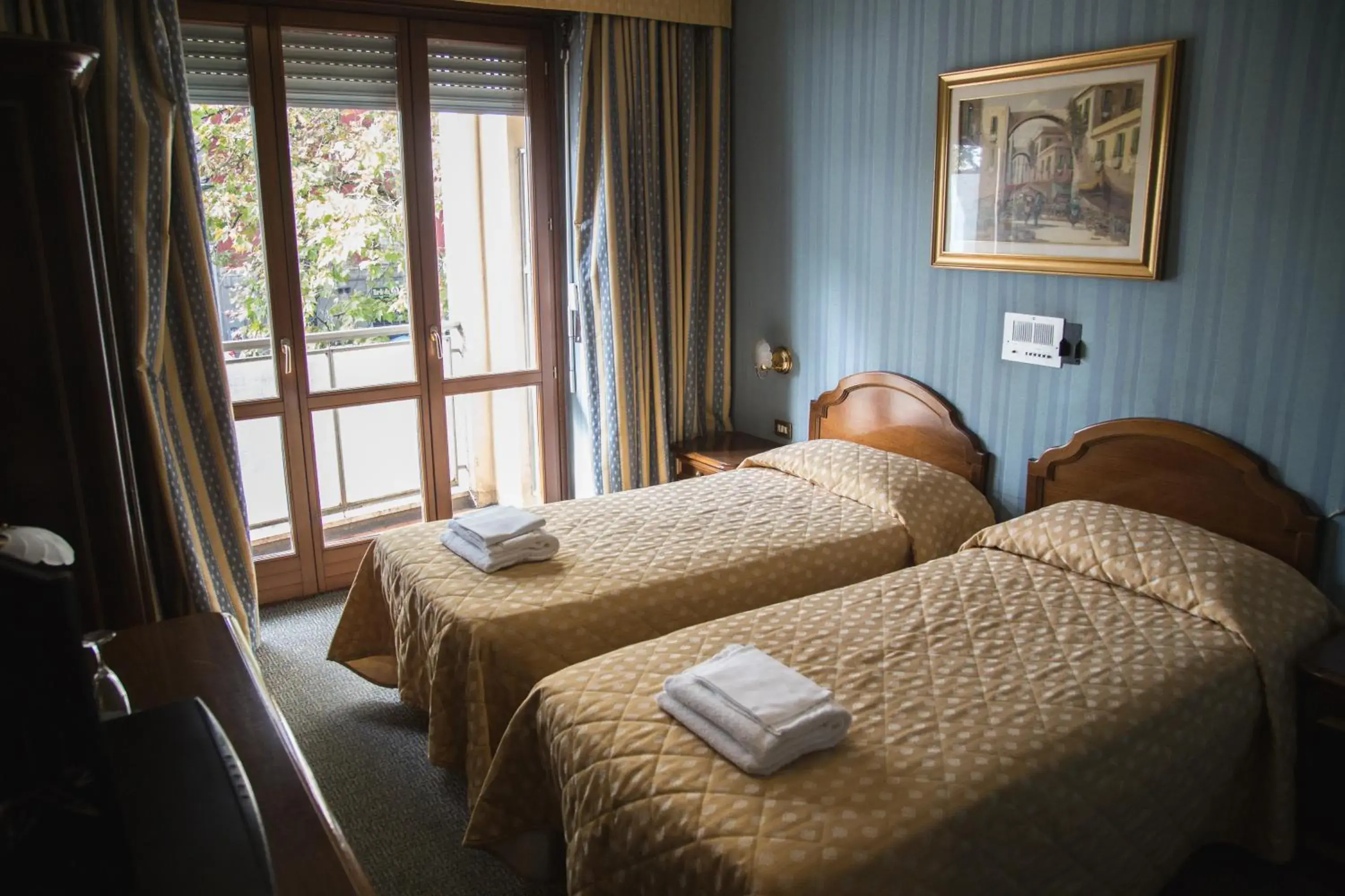 Day, Bed in Hotel Accursio