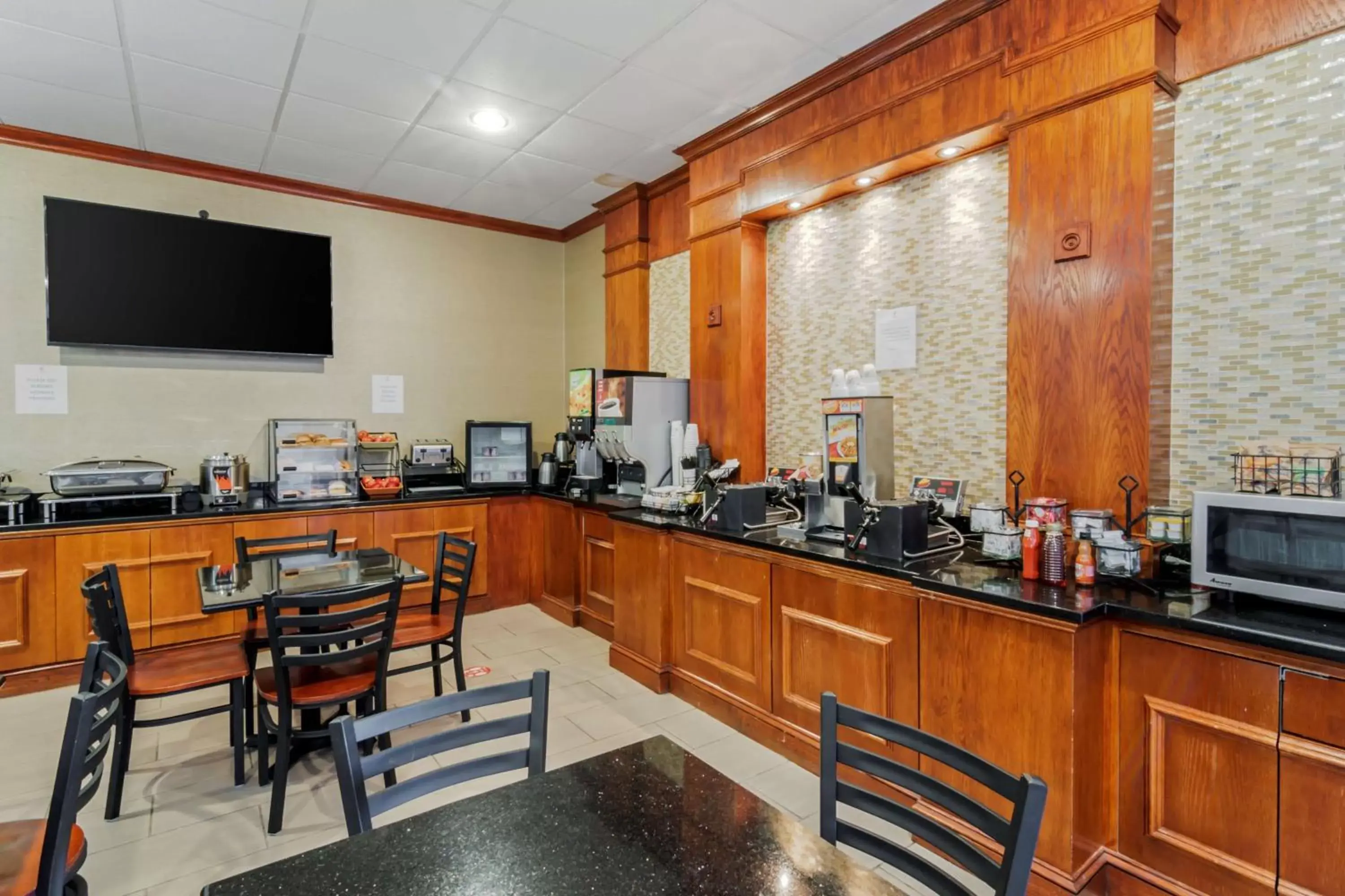 Breakfast, Restaurant/Places to Eat in Best Western Kirkwood Inn