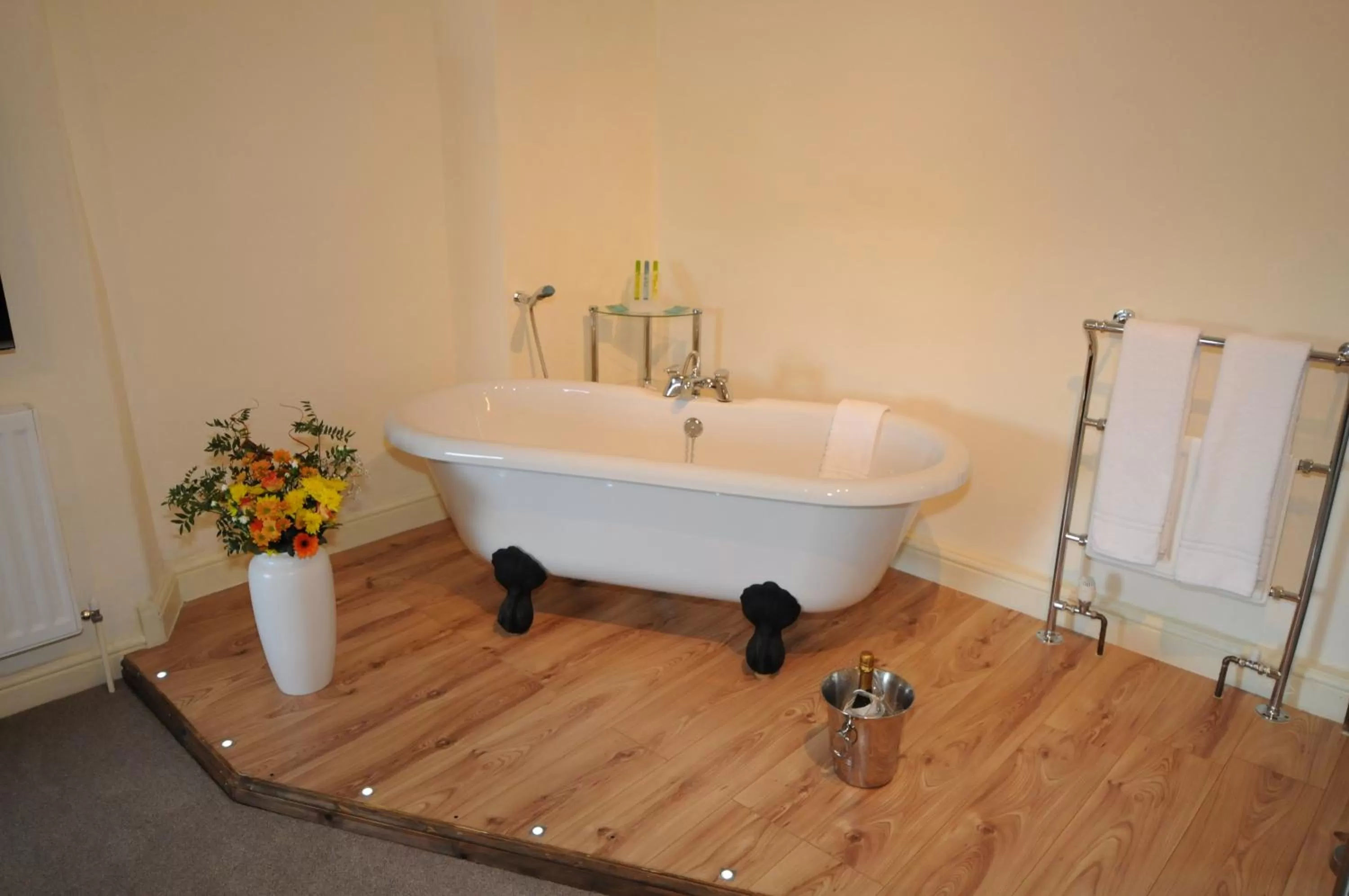 Bath in The Olive Branch