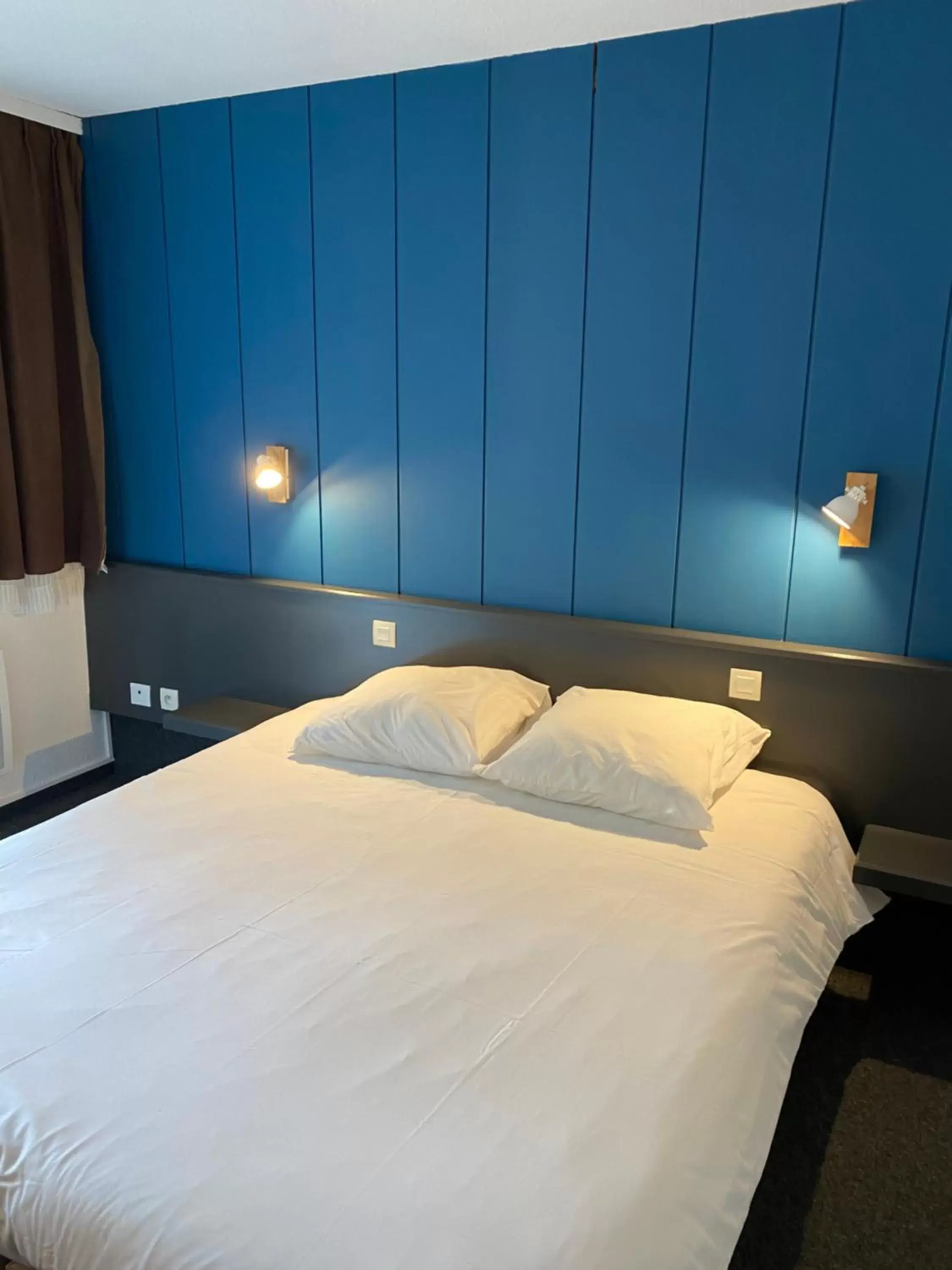 Bedroom, Bed in Ostal Hotel Pau Universite