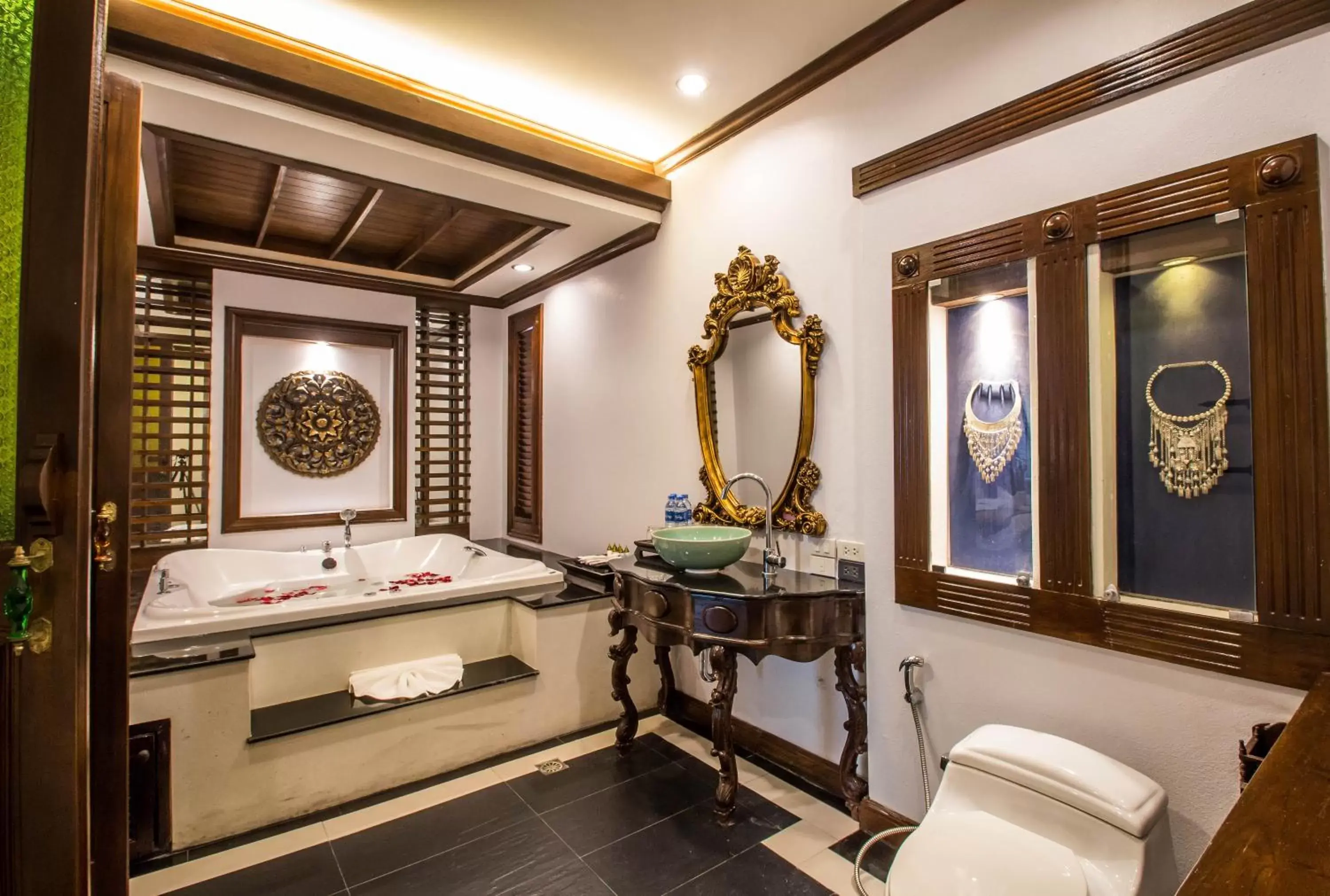 Photo of the whole room, Bathroom in Villa Sirilanna Hotel