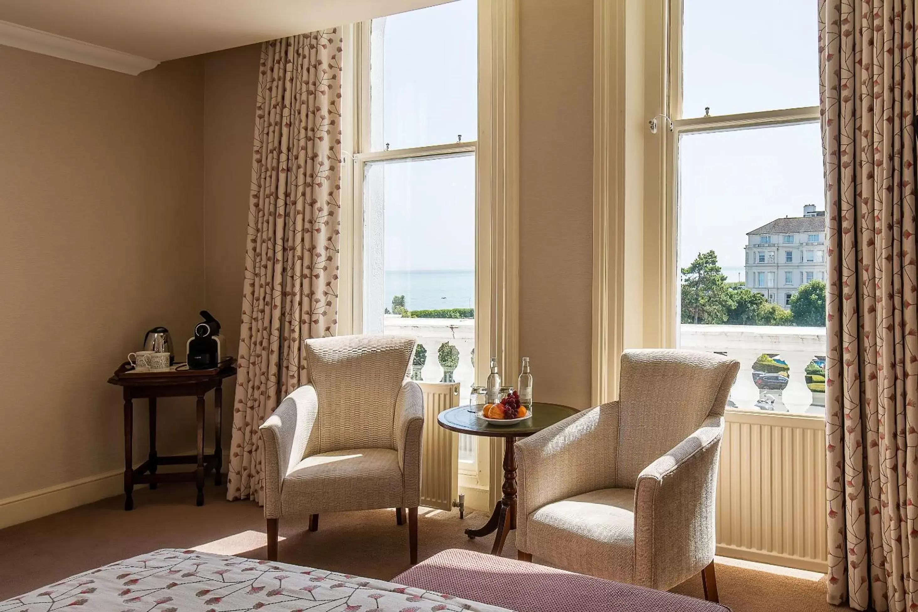 Bedroom, Seating Area in The Grand Hotel