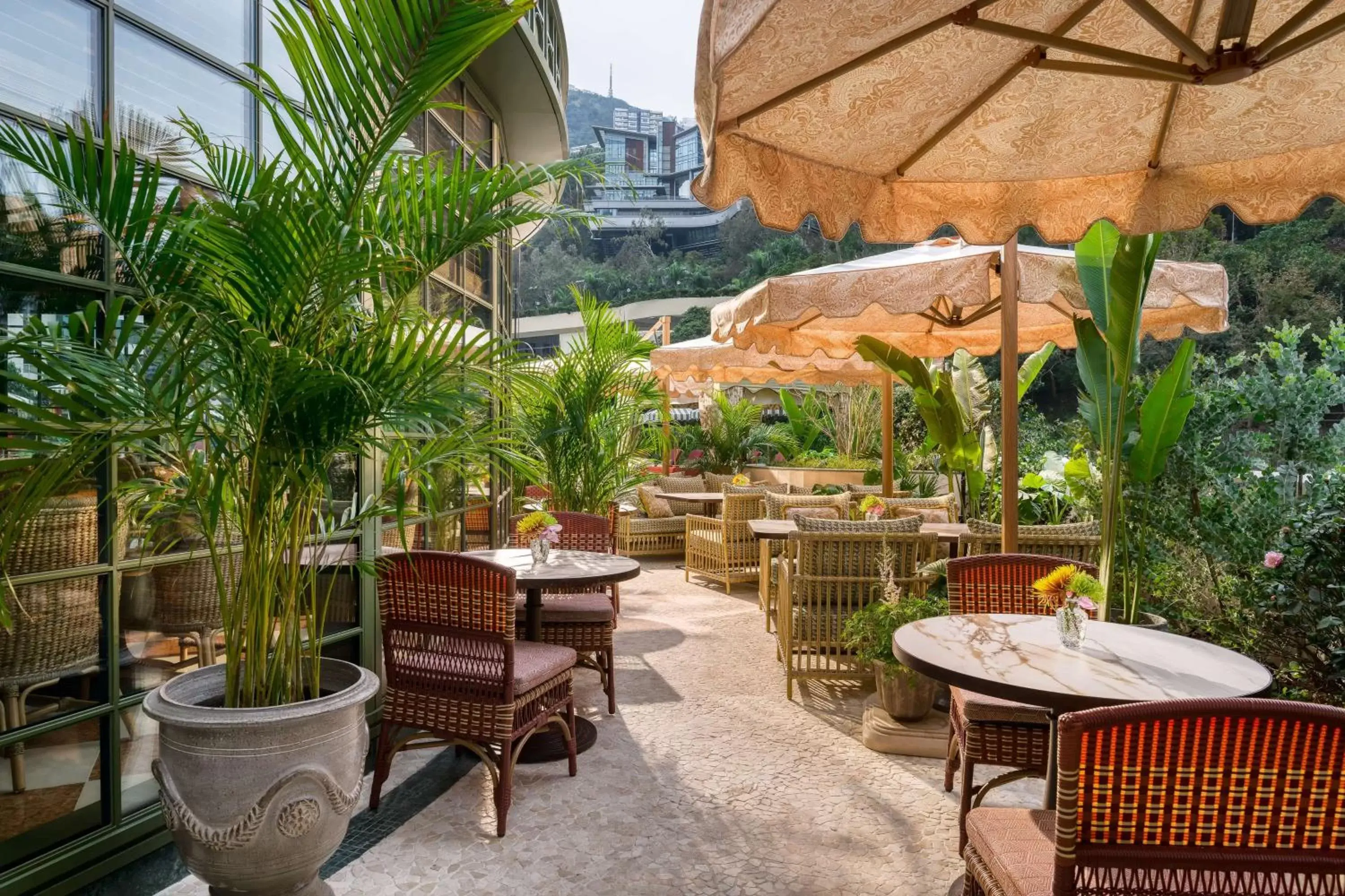 Restaurant/places to eat, Patio/Outdoor Area in Island Shangri-La, Hong Kong