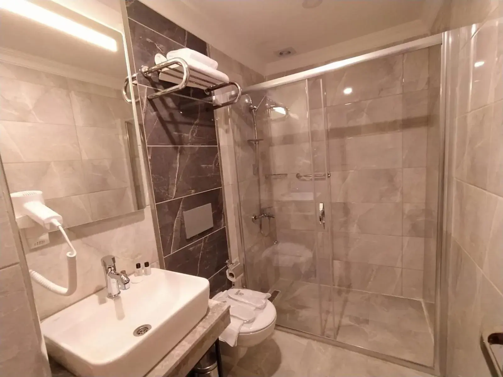 Bathroom in NUPERA HOTEL