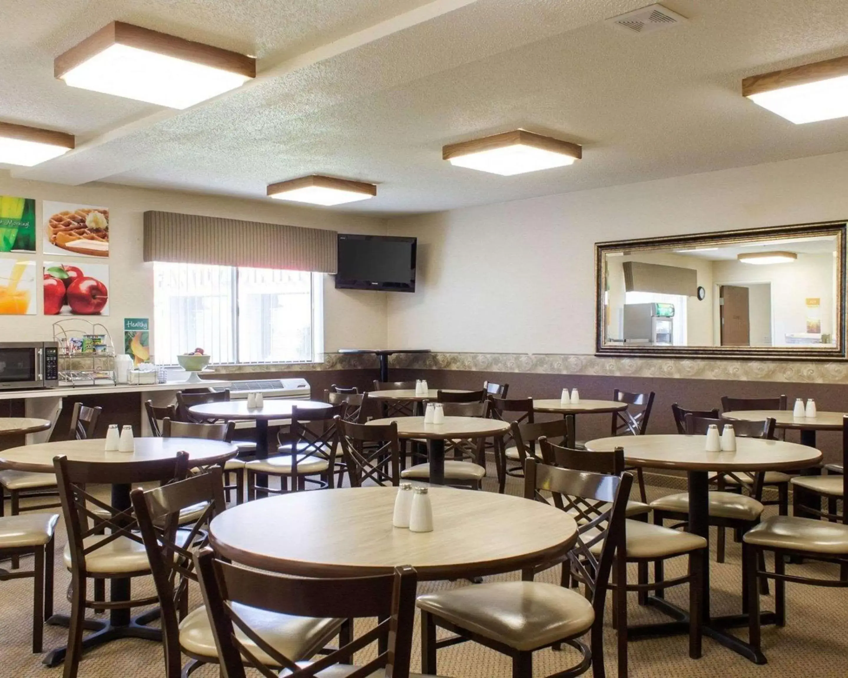 Restaurant/Places to Eat in Quality Inn Brandon