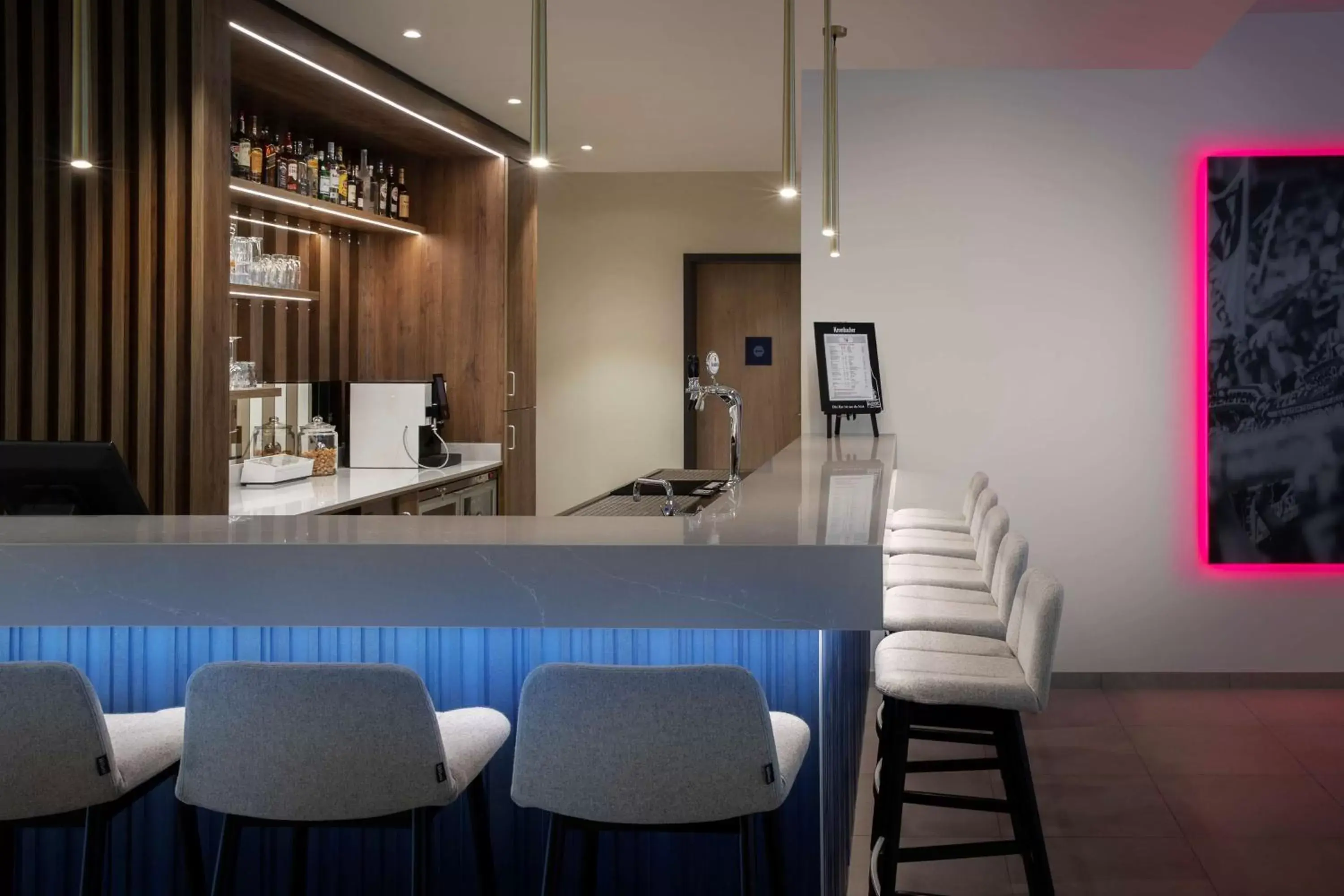 Lounge or bar in Hampton By Hilton Kaiserslautern Lounge or bar in Hampton By Hilton Kaiserslautern