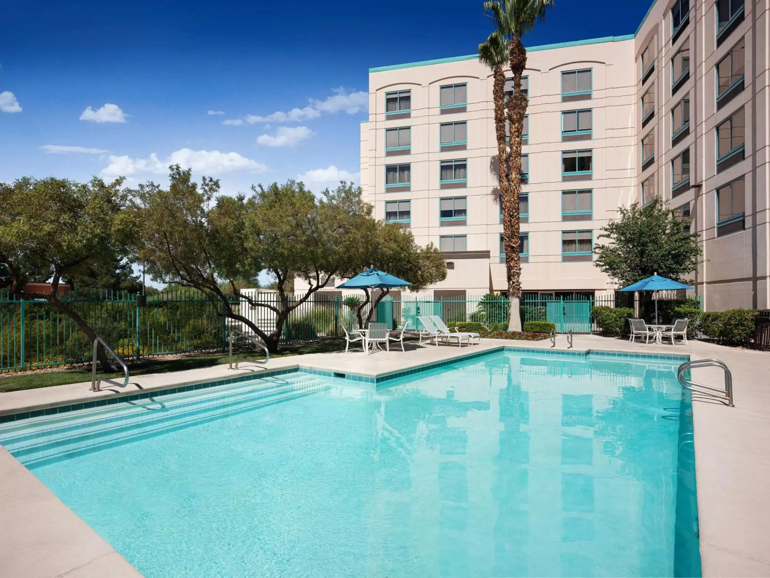 Pool view, Property Building in DoubleTree by Hilton Las Vegas Airport