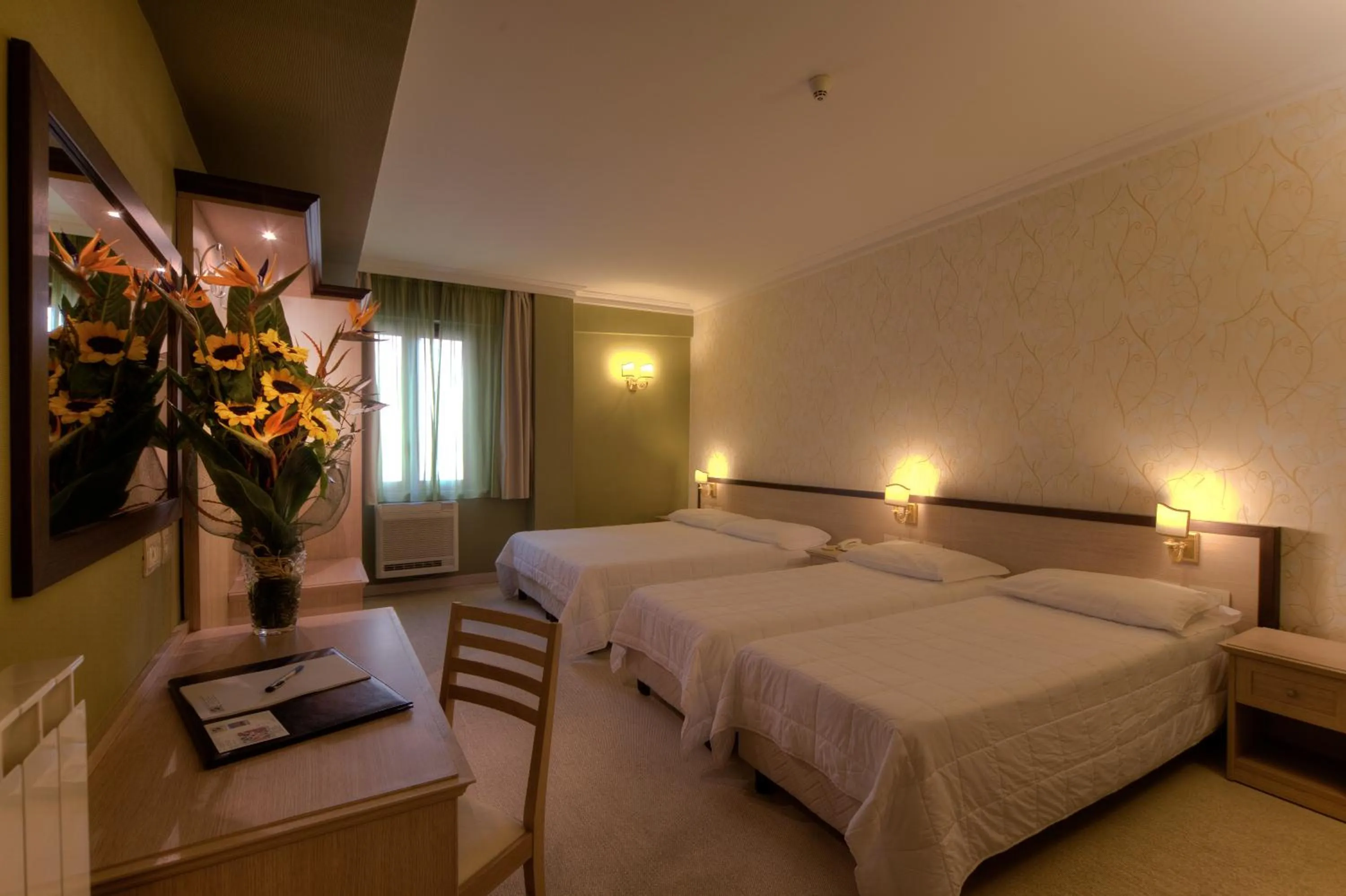 Photo of the whole room, Bed in Hotel Galileo