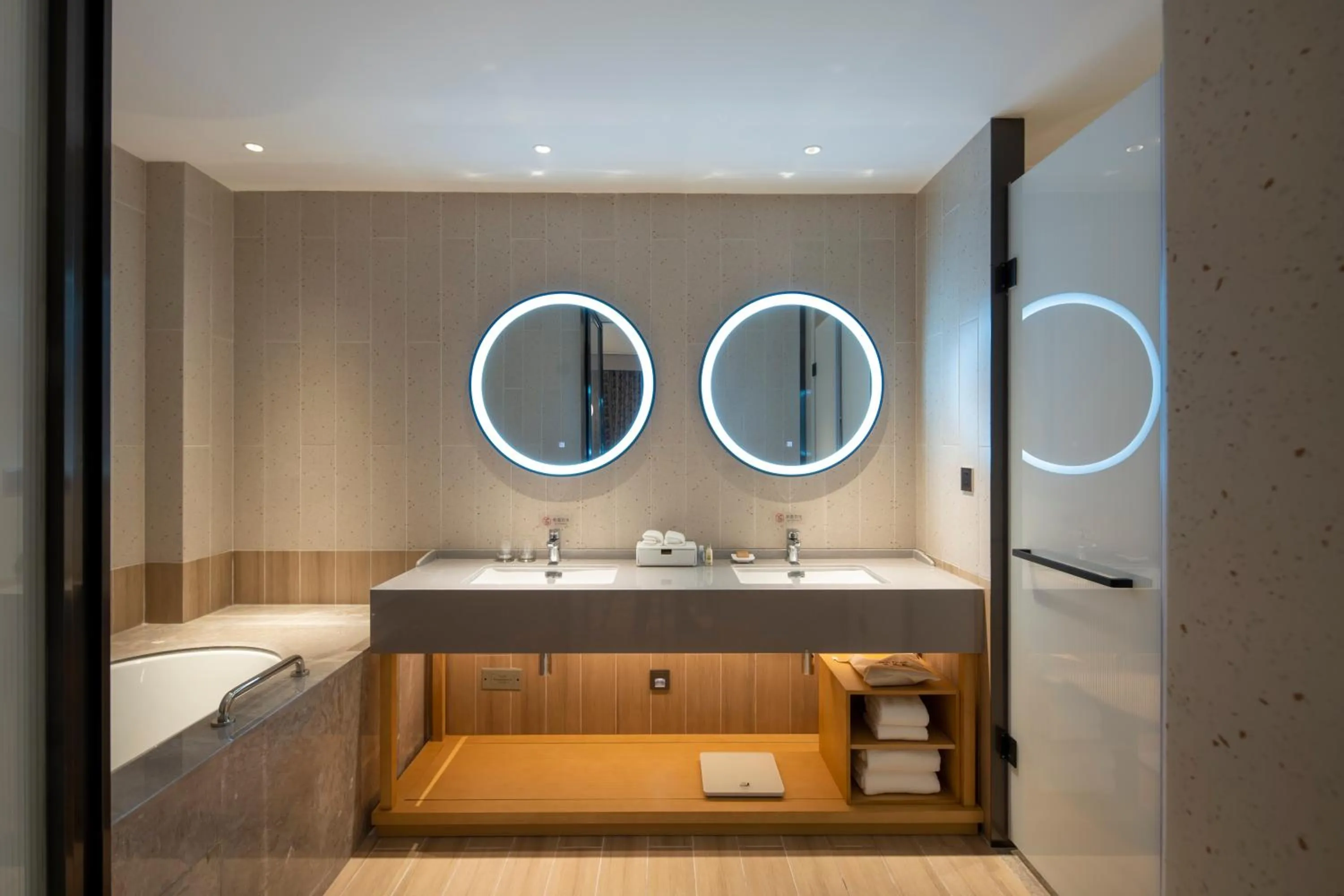 Bathroom in Hilton Garden Inn Changchun Economic Development Zone