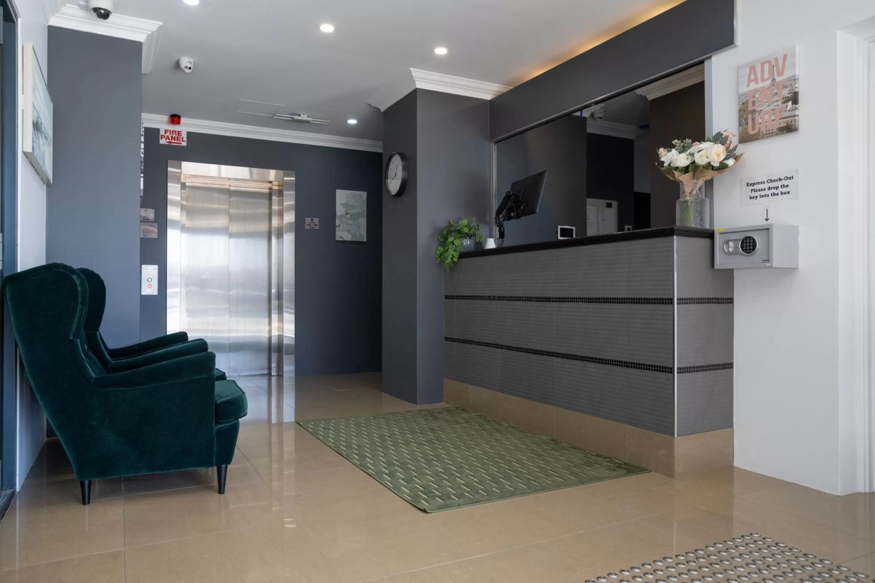 Lobby or reception in Joondalup City Hotel