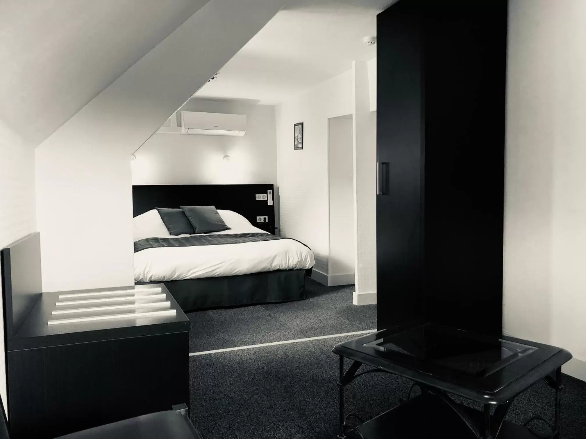 Bedroom, Bed in Logis Au Vieux Morvan