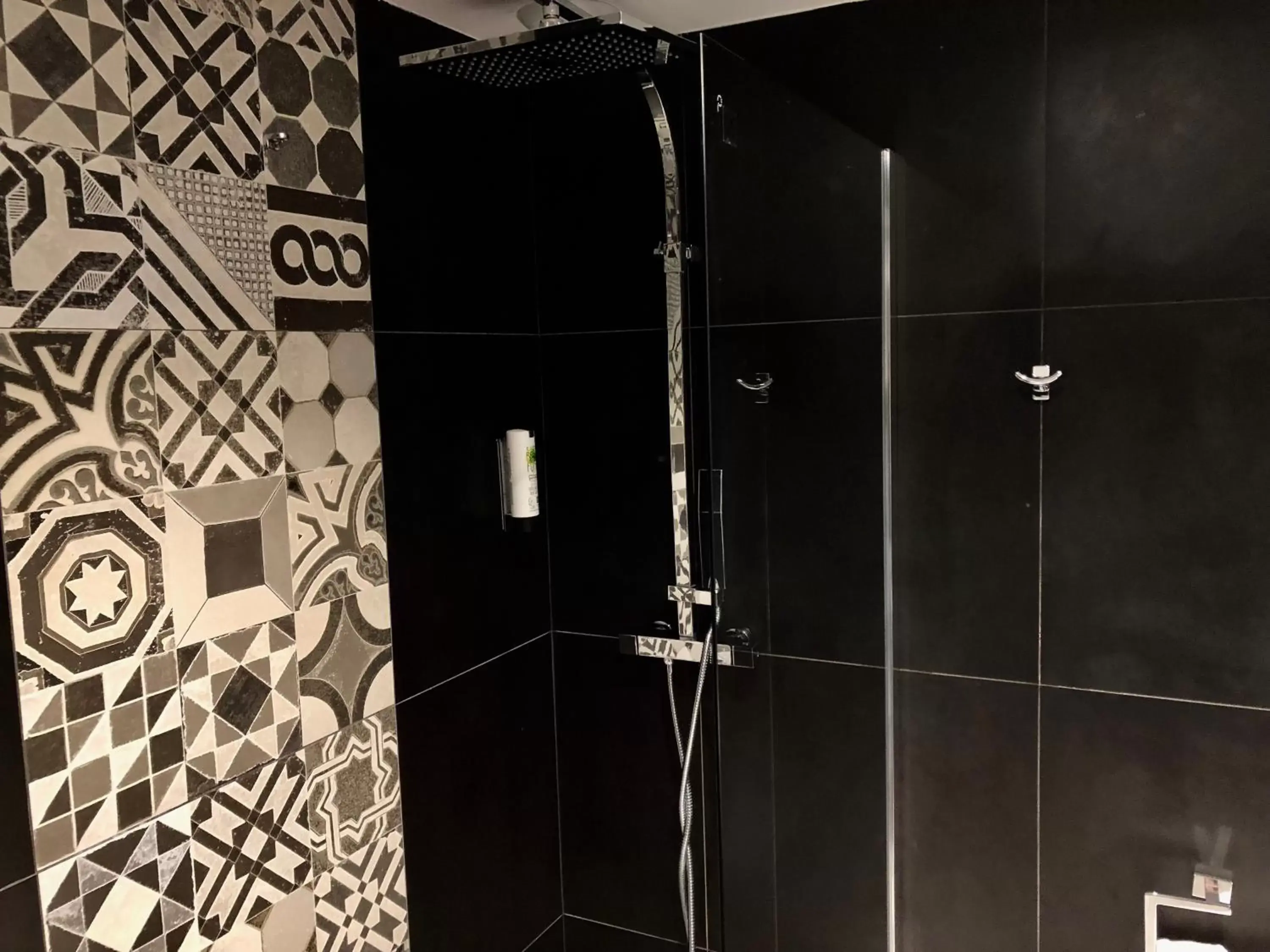 Shower, Bathroom in Best Western Empire Elysees