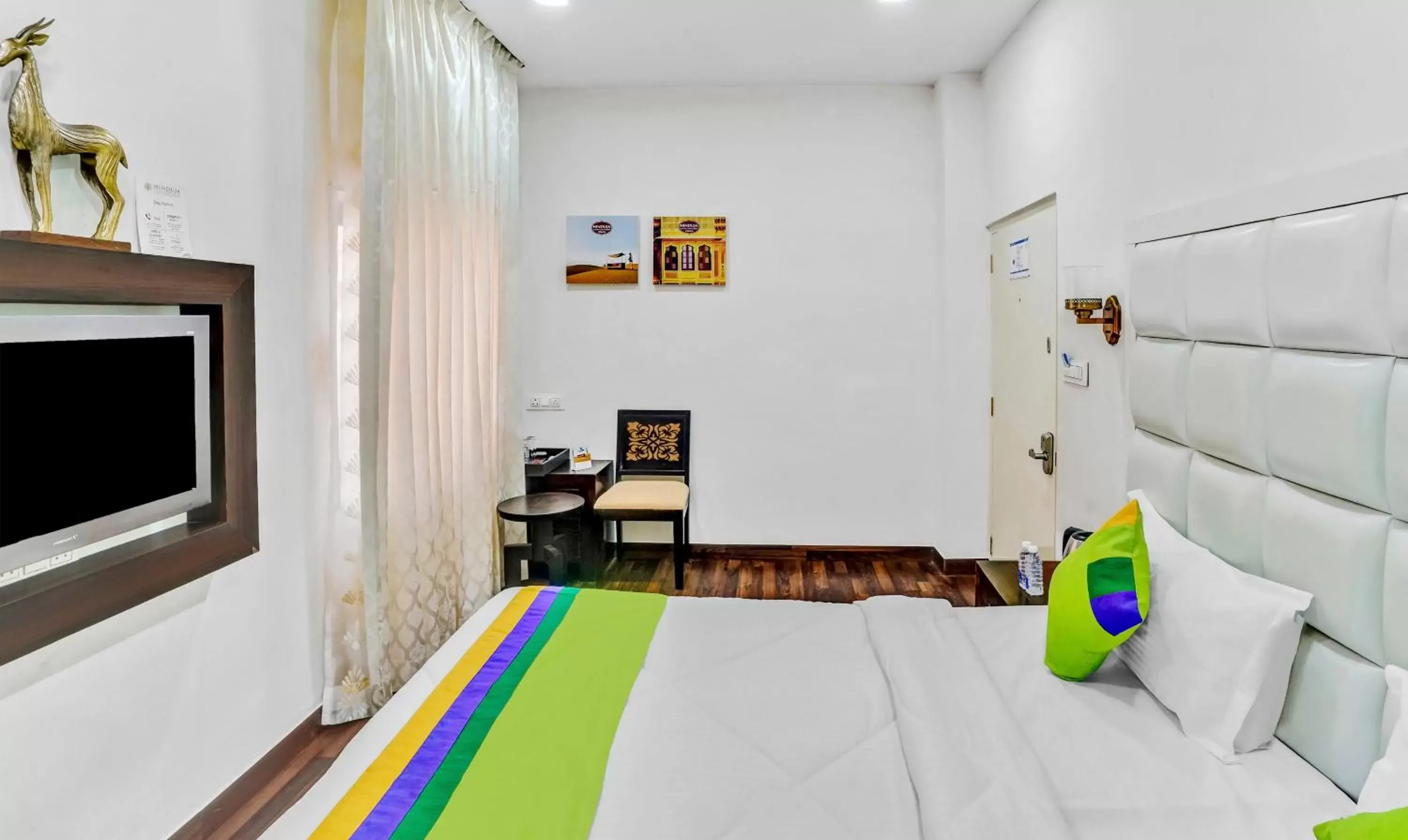 Bedroom in Hotel Hinduja Fort Bedroom in Hotel Hinduja Fort