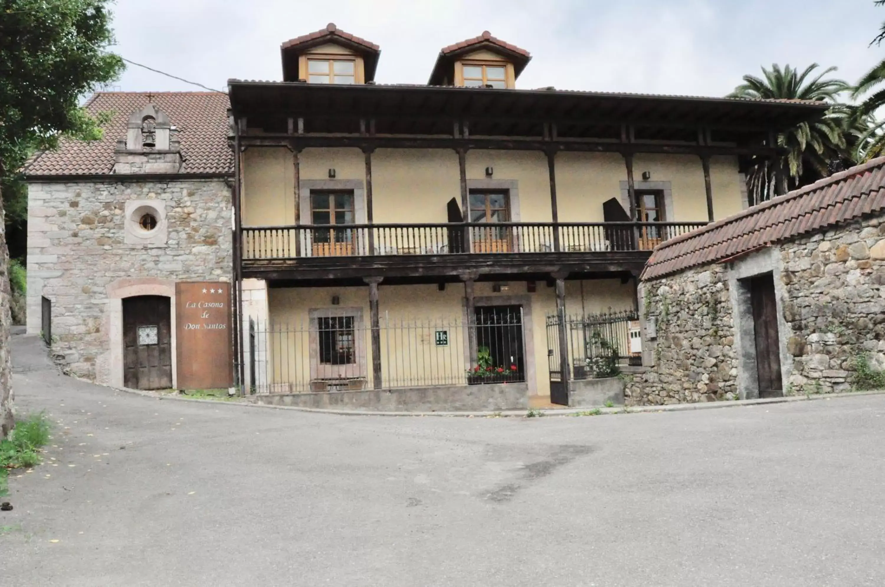 Facade/entrance, Property Building in La Casona de Don Santos