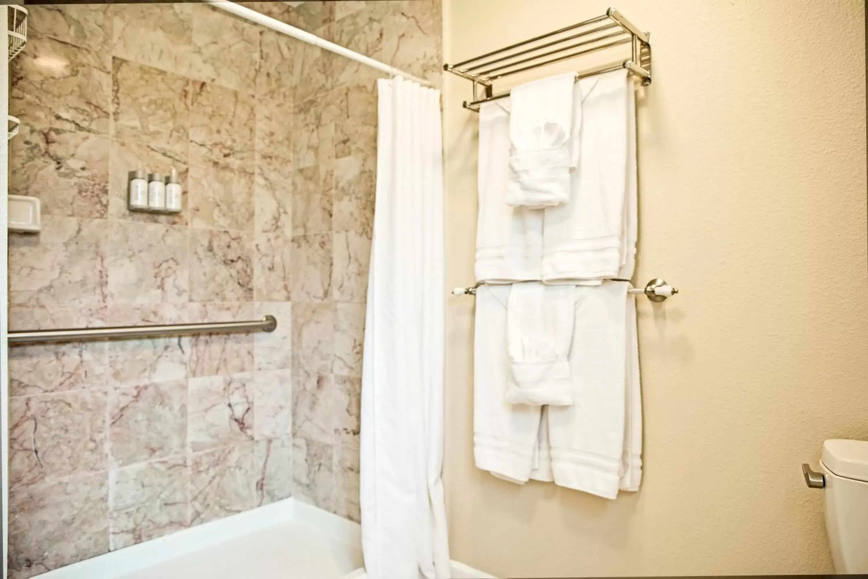 Bathroom in Sierra Mountain Inn