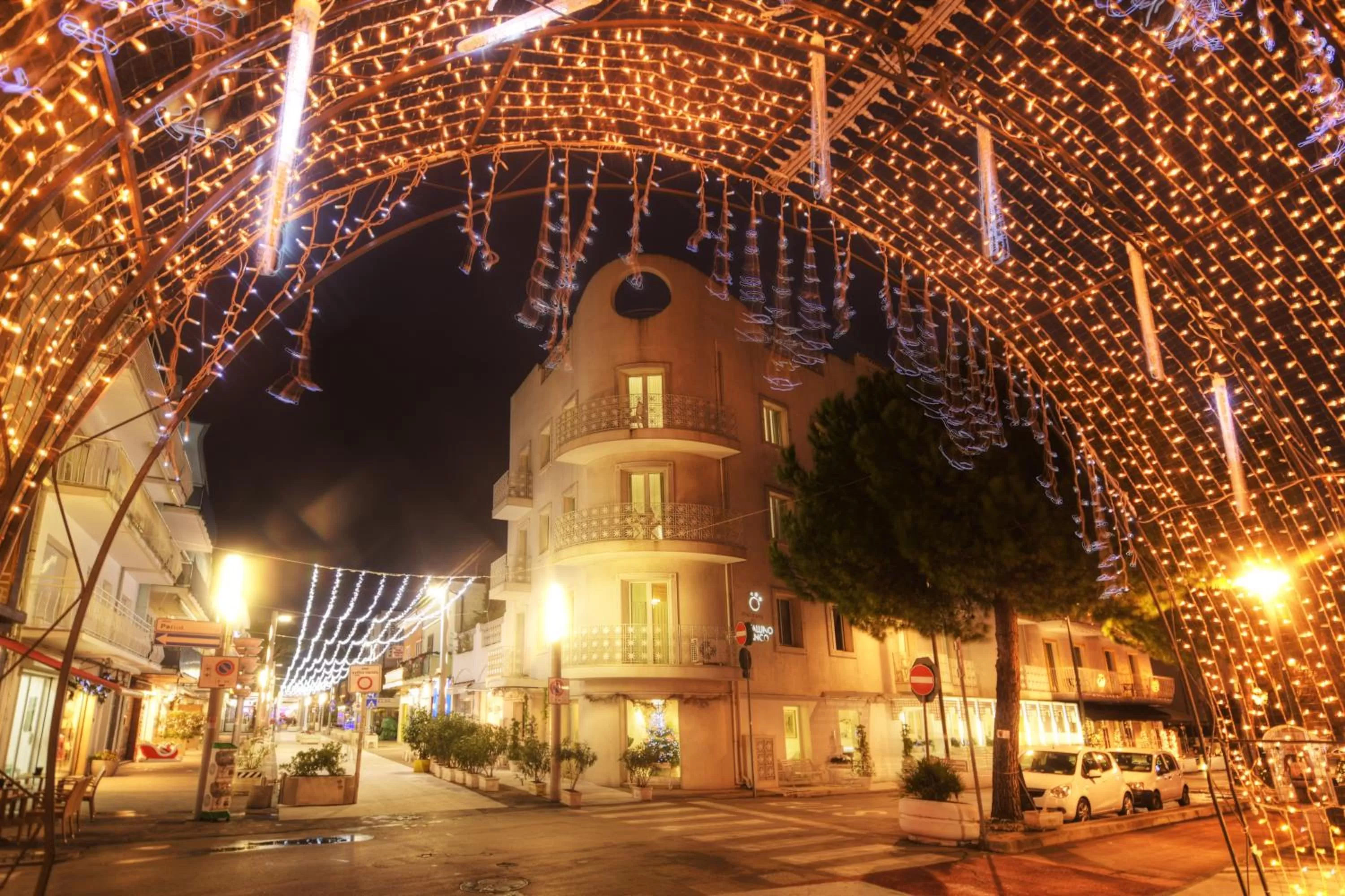 Property building in Hotel Al Cavallino Bianco