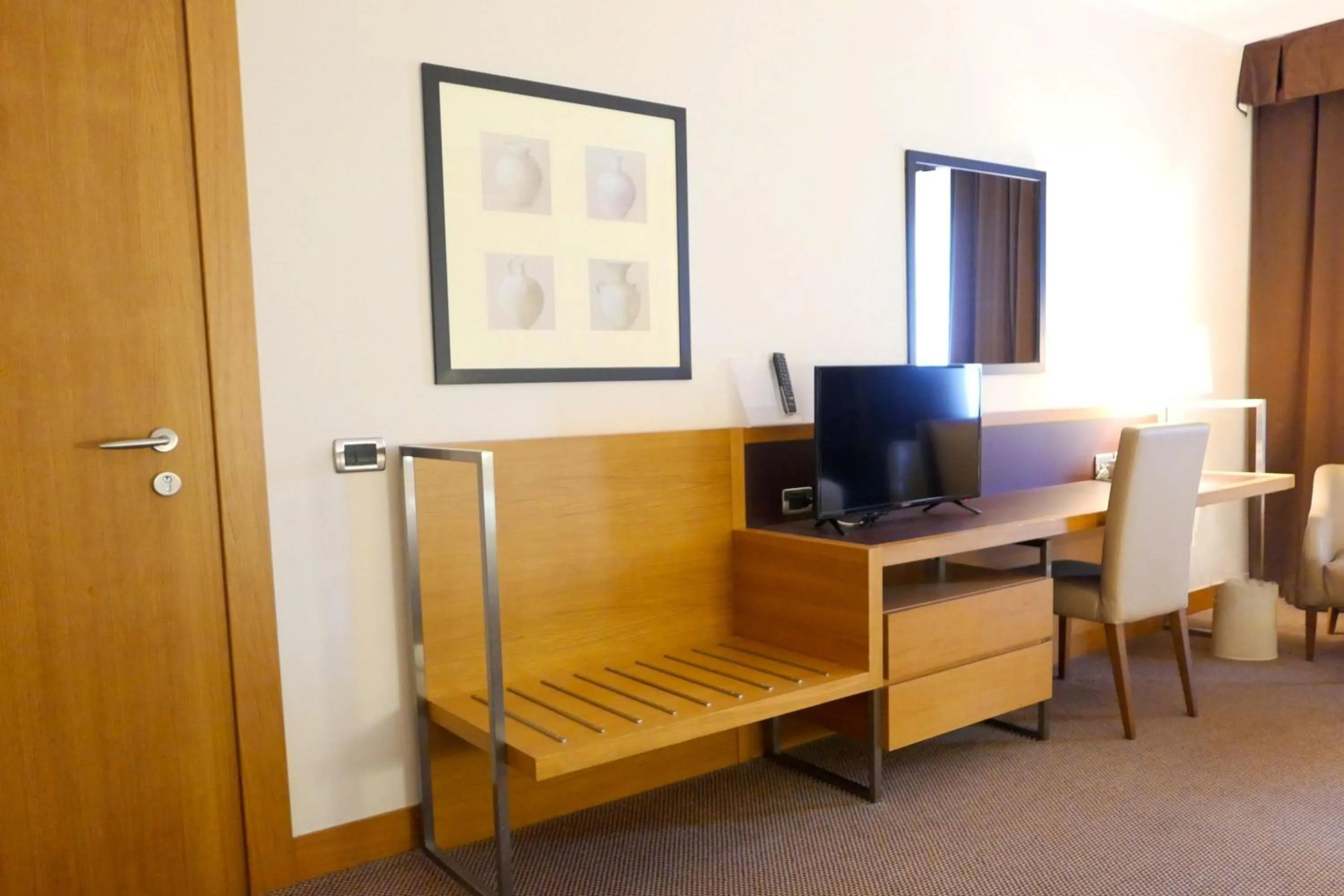 Photo of the whole room, Bed in Plaza Caserta