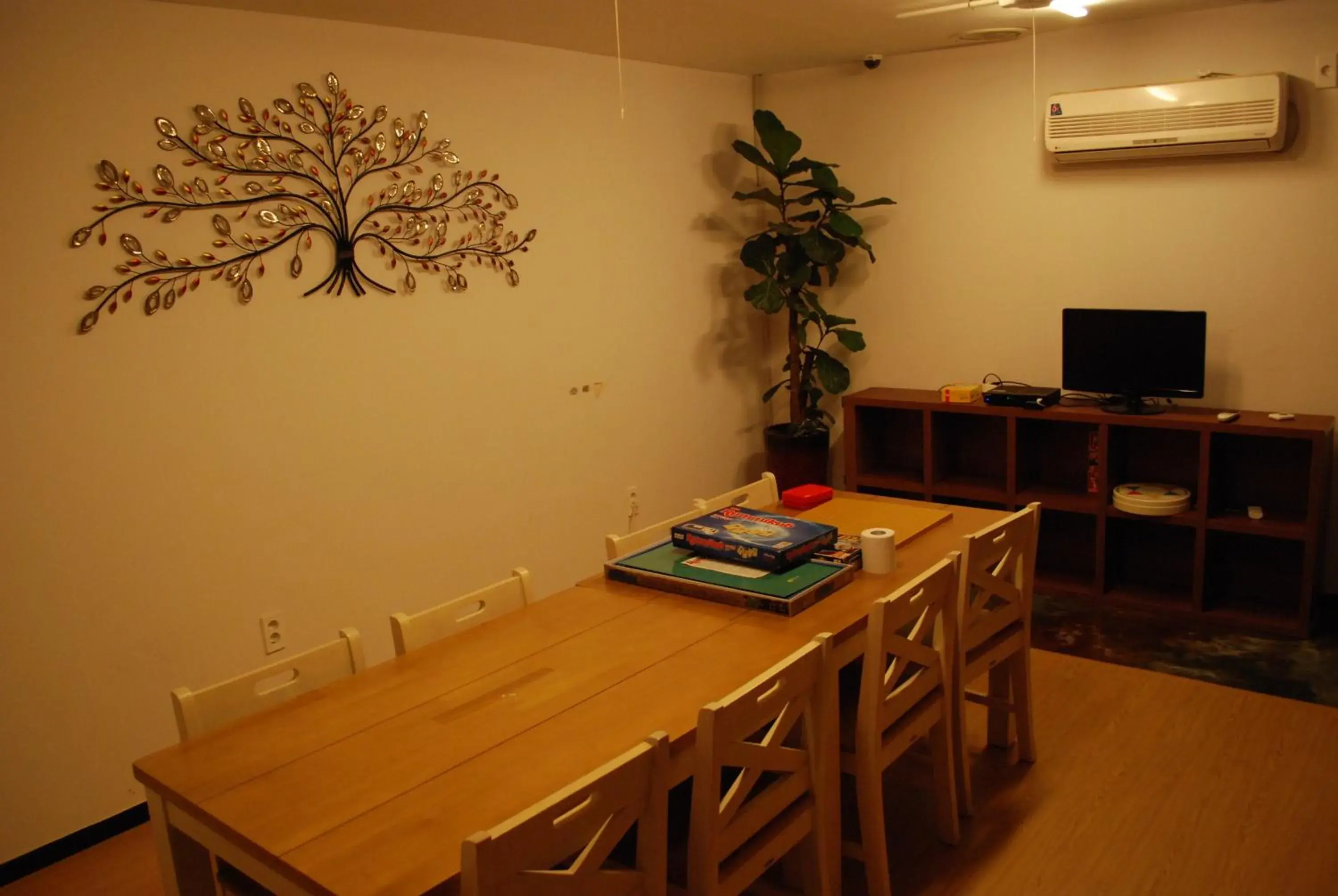 Dining area in Jeju R Guesthouse