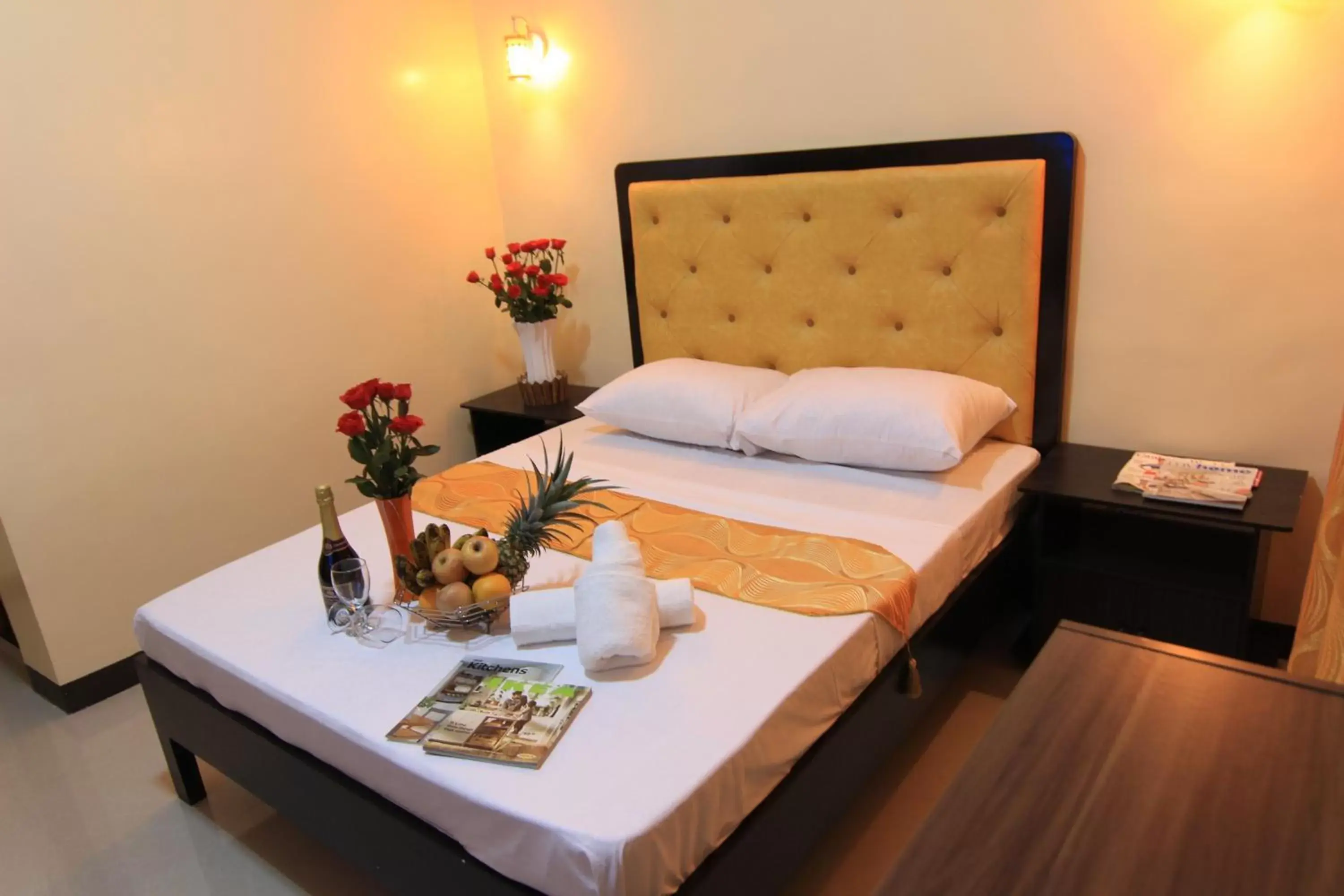 Shower, Bed in RSG Microhotel Shower, Bed in RSG Microhotel