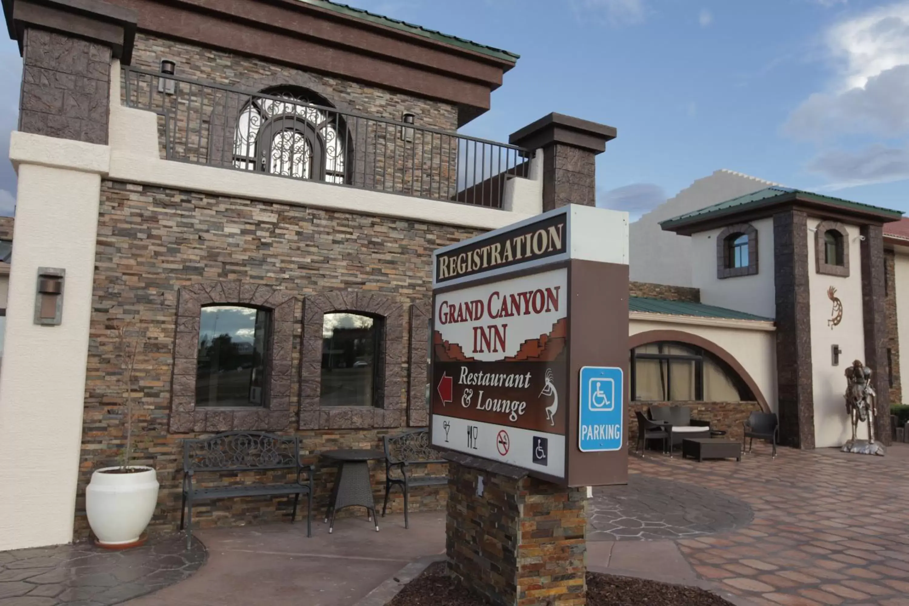 Facade/entrance, Property Building in Grand Canyon Inn and Motel - South Rim Entrance