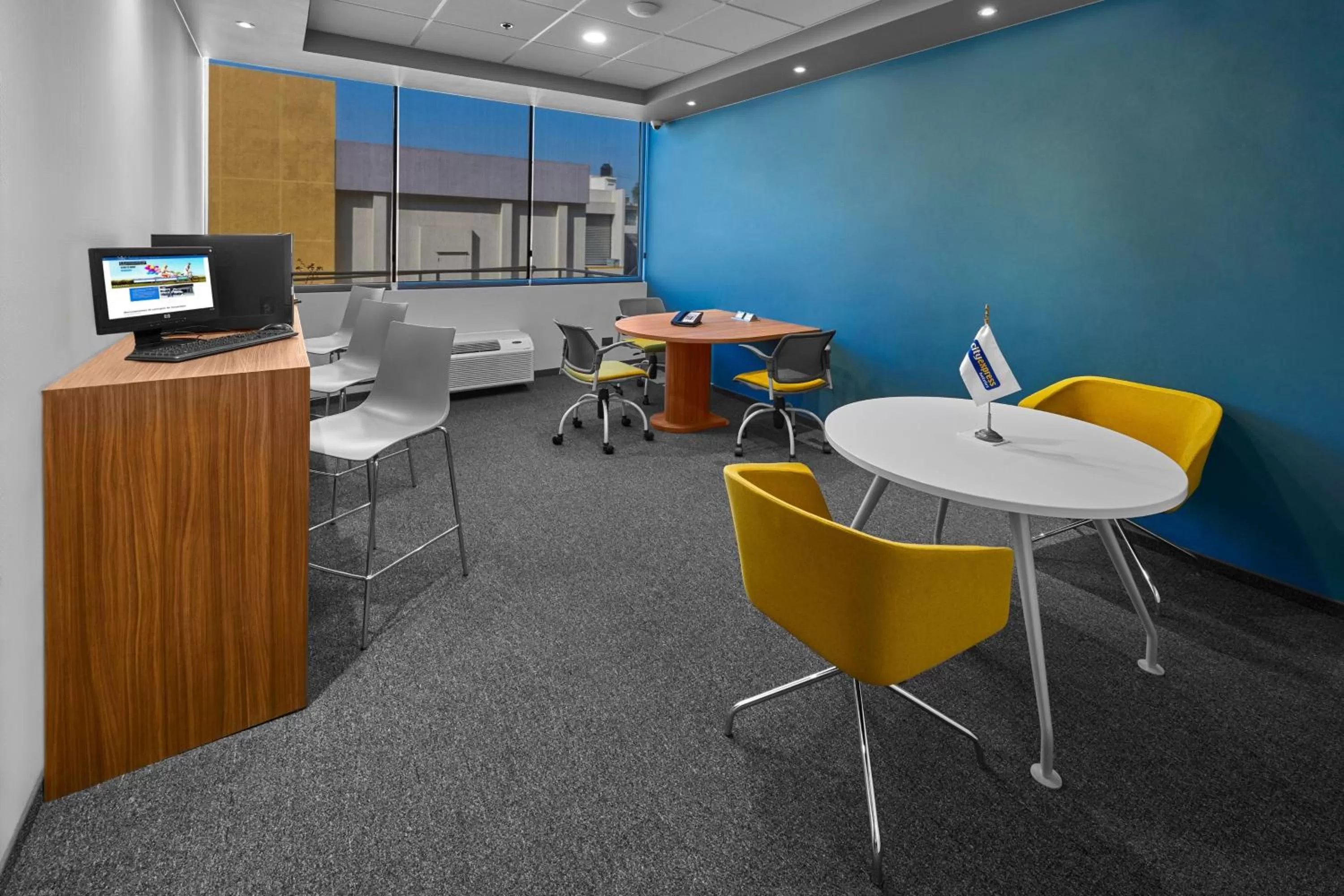 Living room in City Express by Marriott Monterrey Santa Catarina