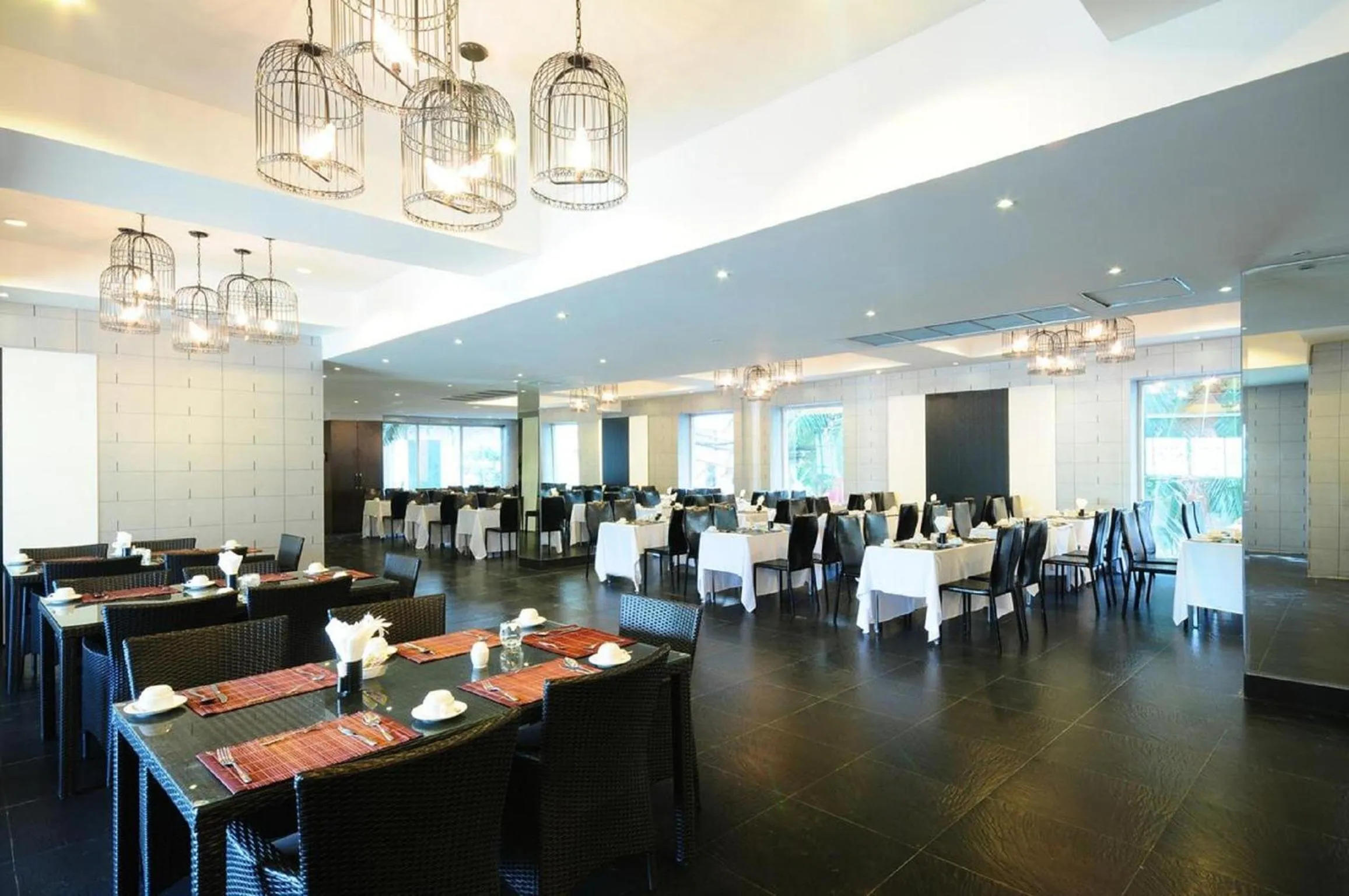 Restaurant/Places to Eat in Patong Heritage Hotel Phuket - SHA Extra Plus