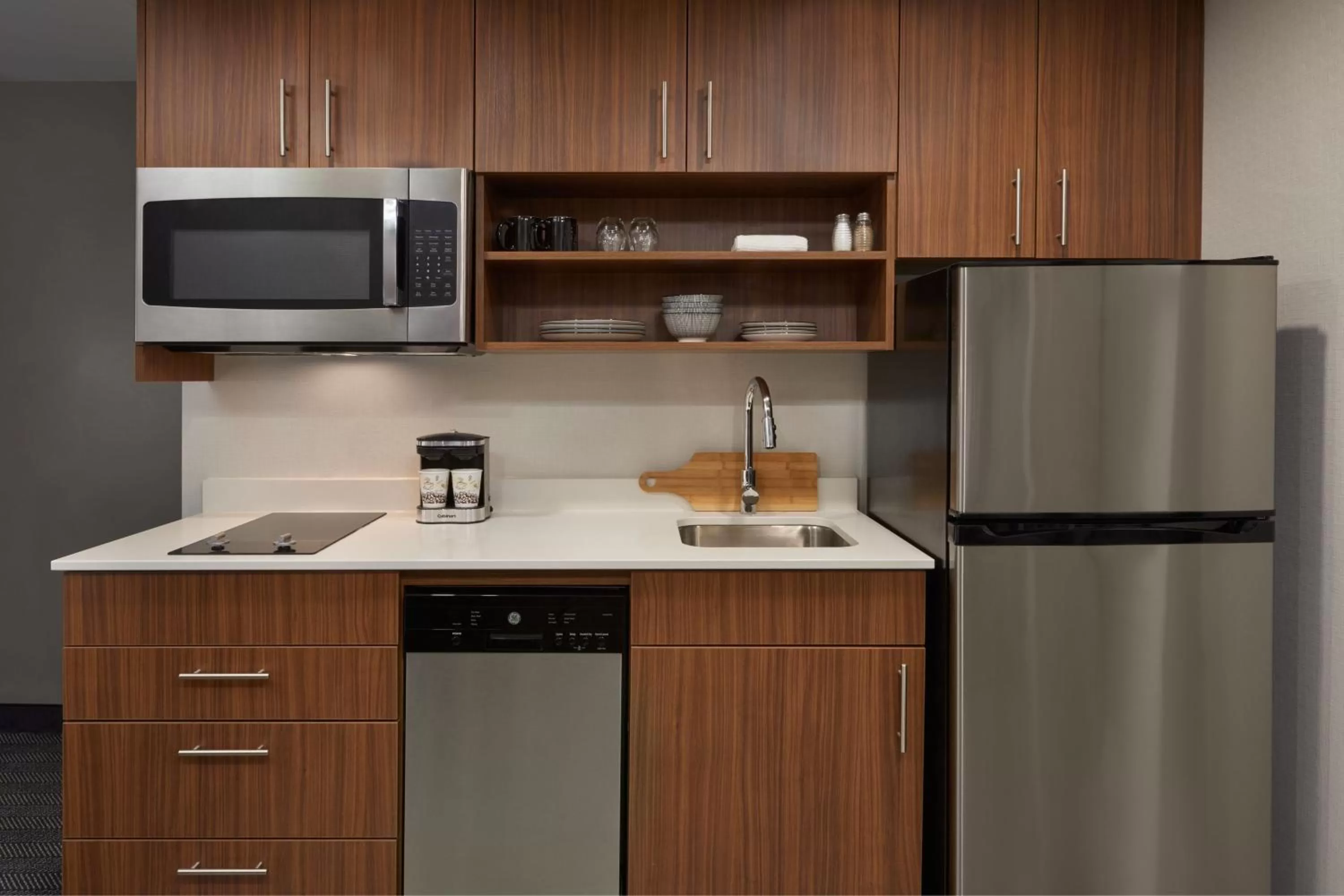 Kitchen or kitchenette in Courtyard by Marriott Kitchener